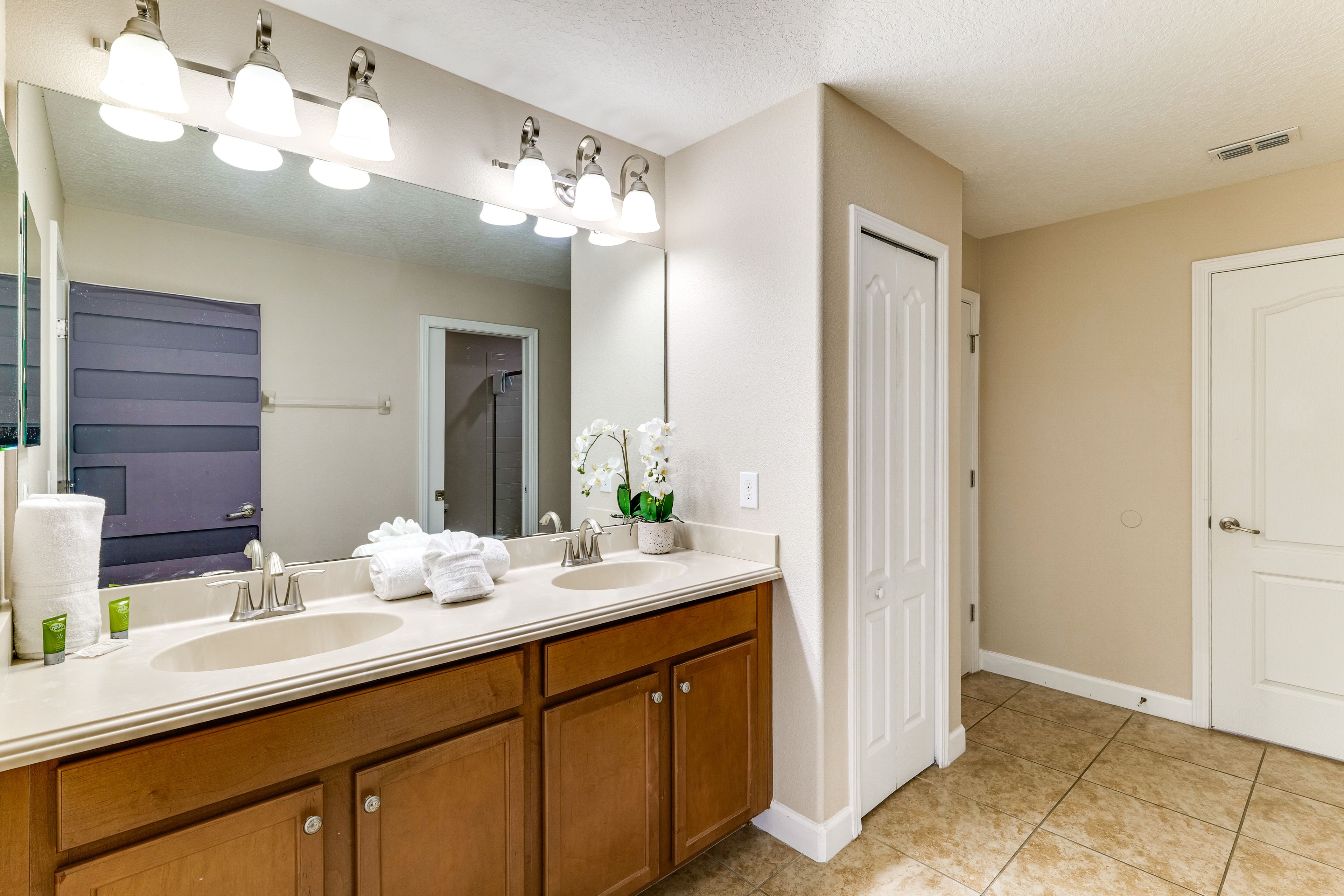 Full Bathroom | Shower