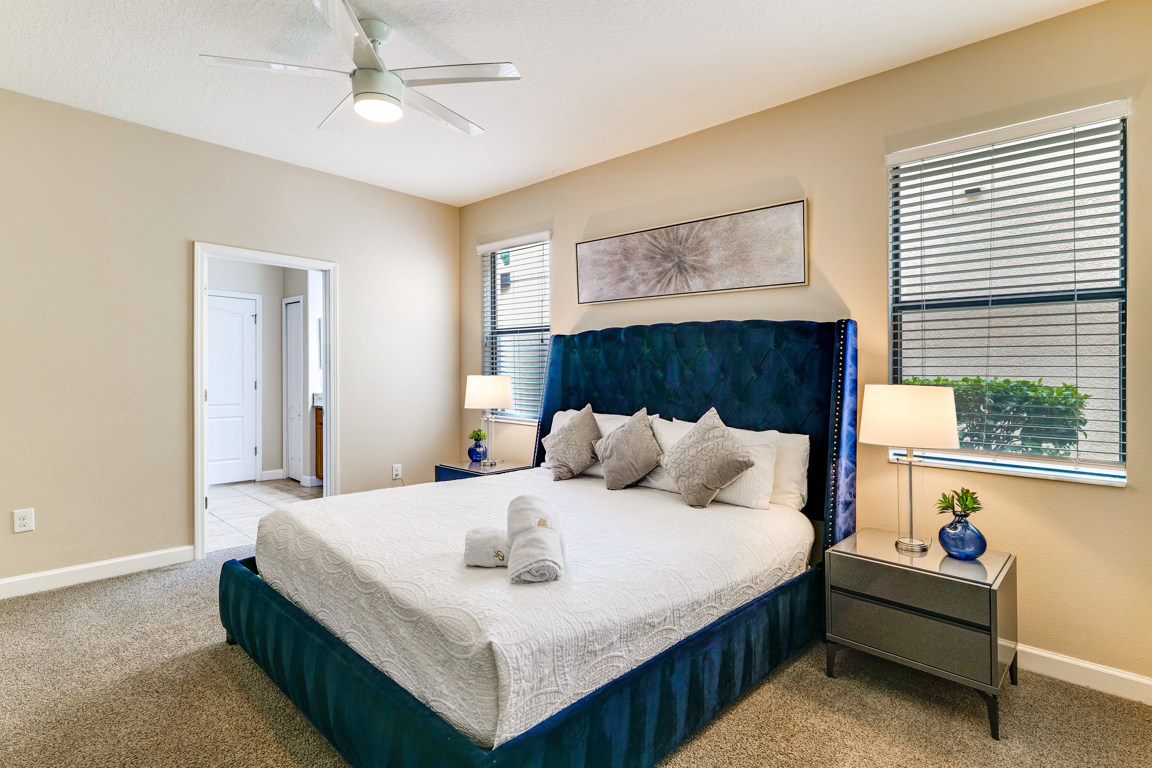 Bedroom 1 | King Bed | 1st Floor