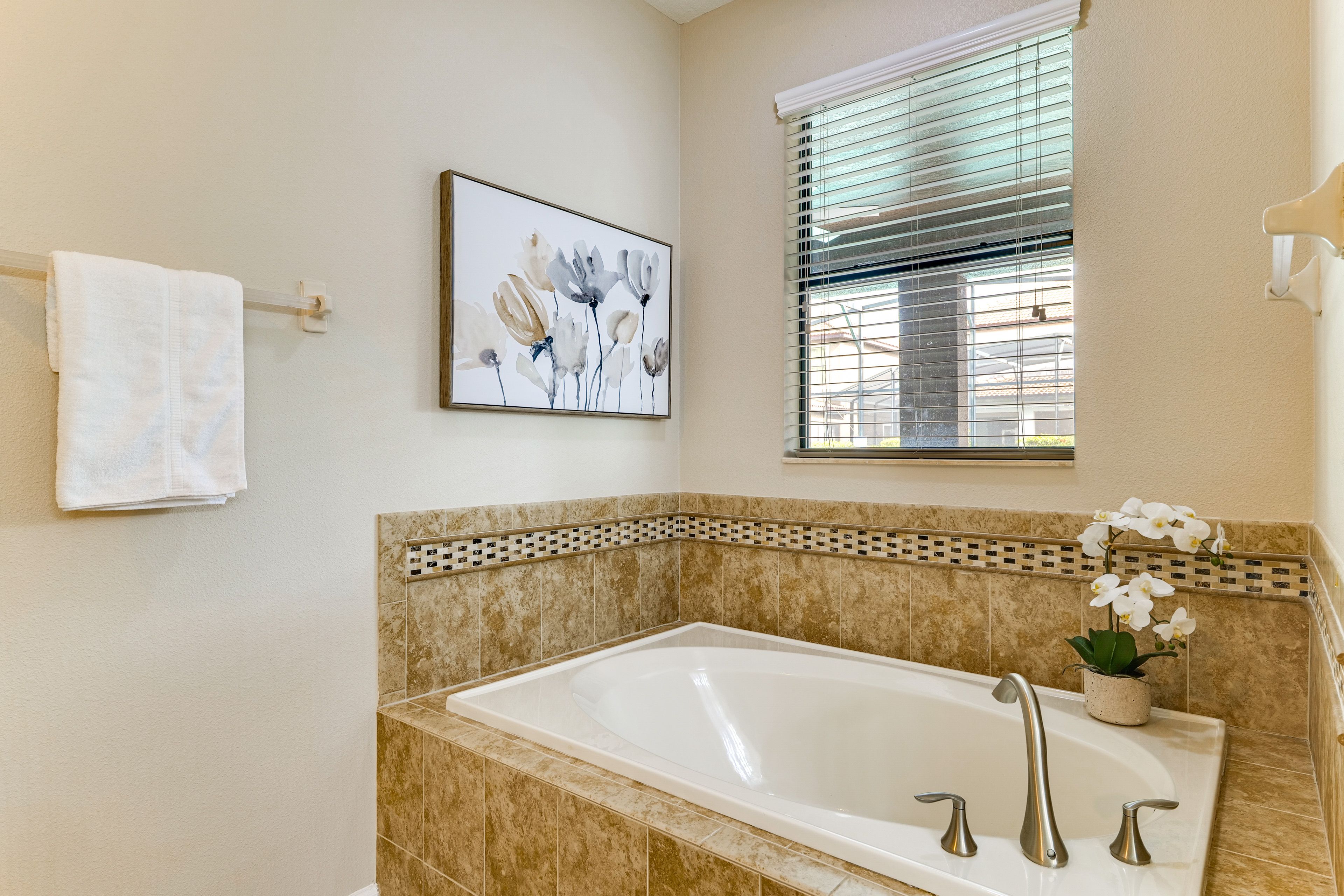 Full Bathroom | 1st Floor