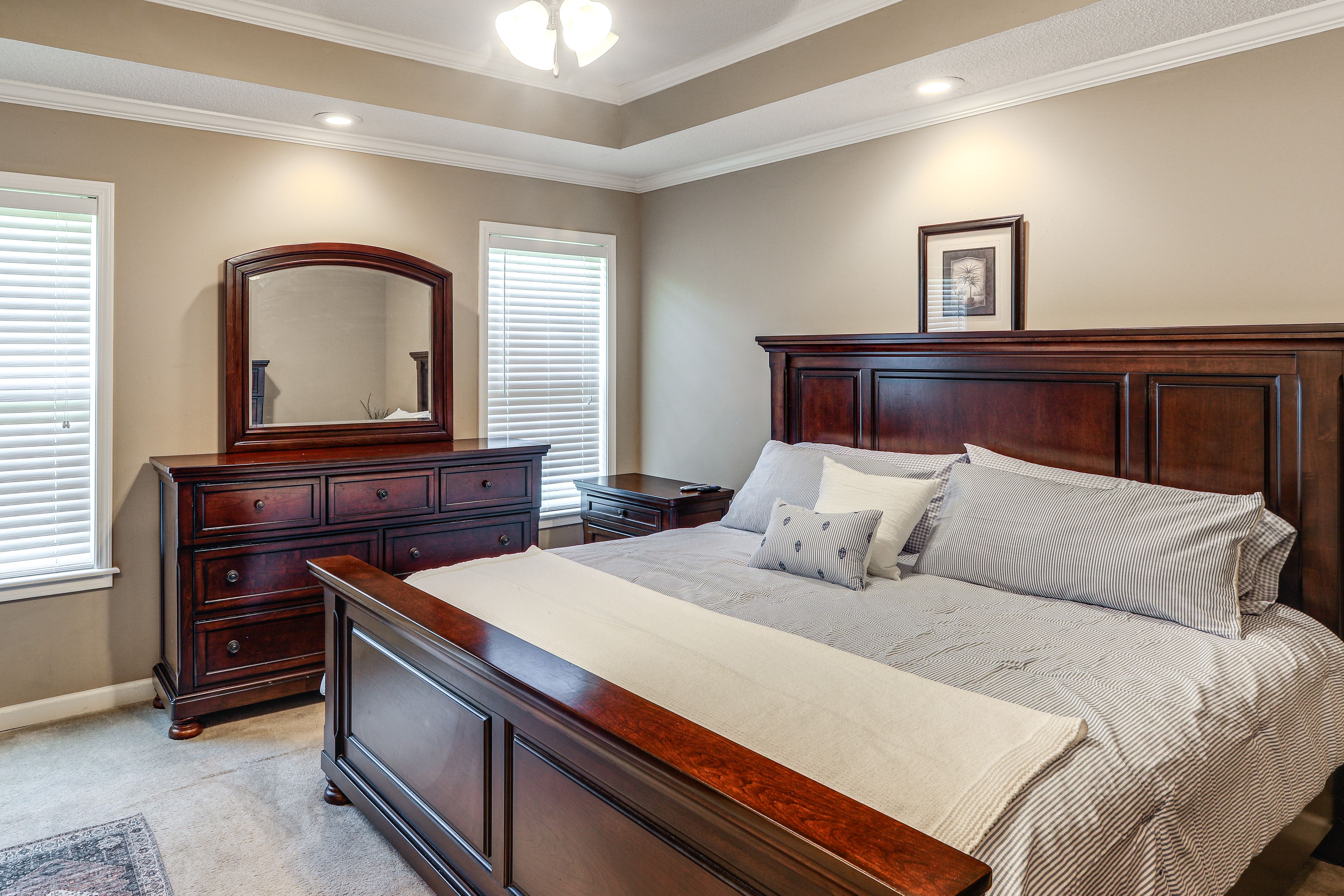 Bedroom 1 | King Bed