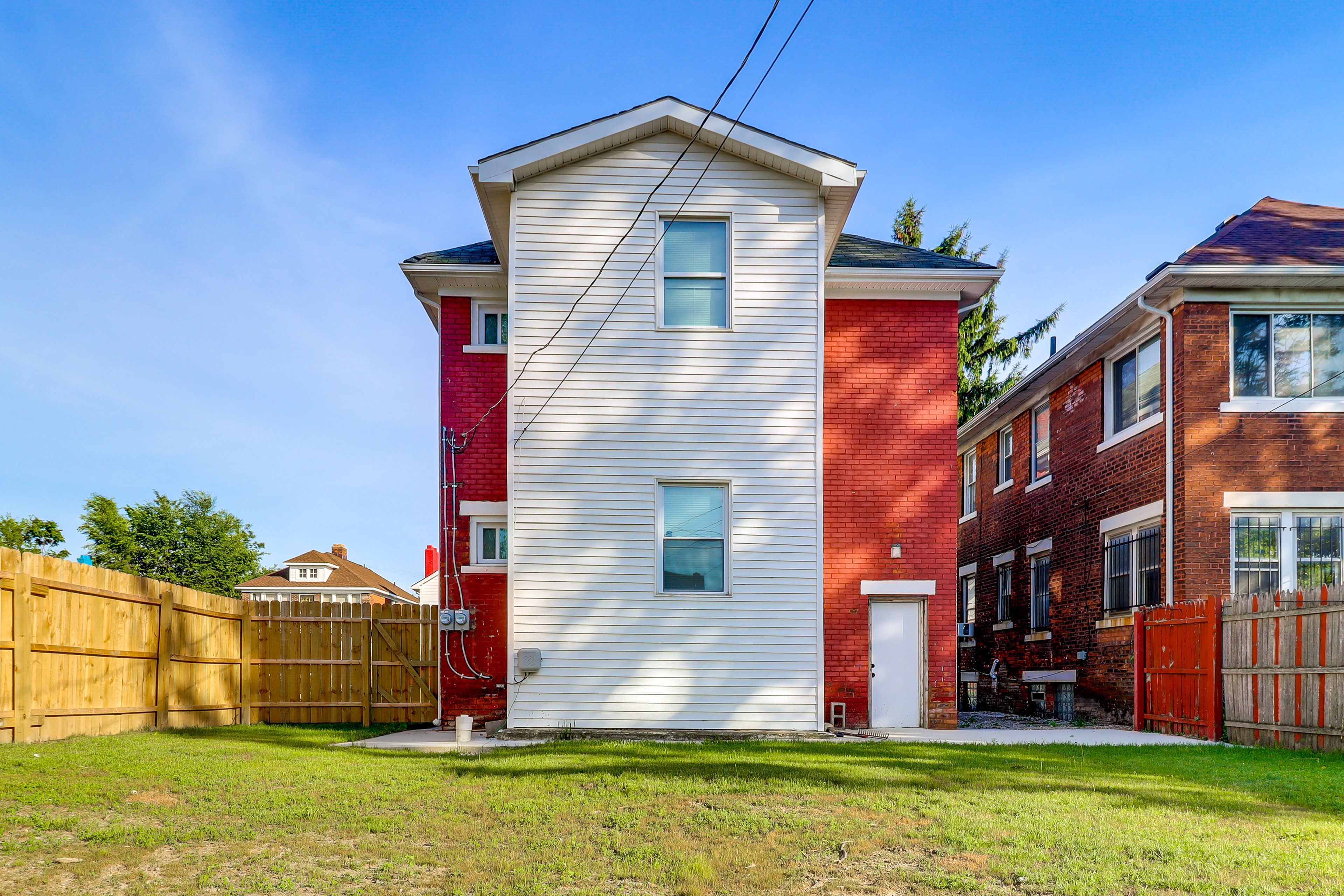 Duplex Exterior | Shared Yard