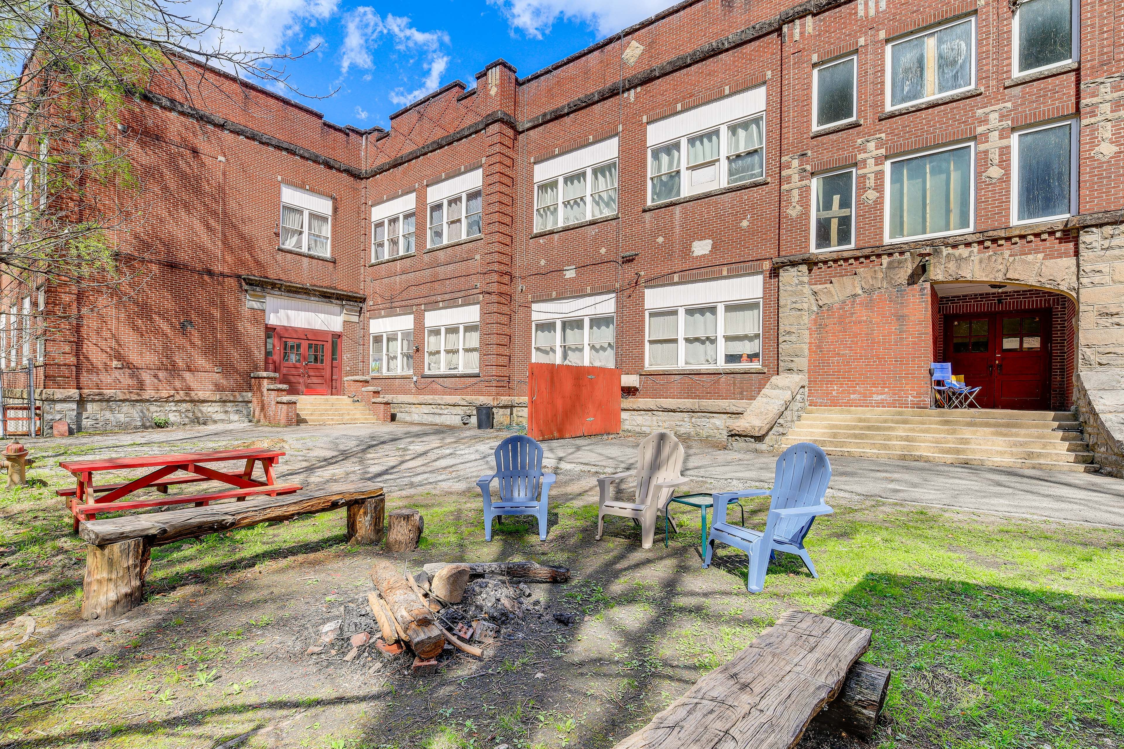Fire Pit | Outdoor Dining Area | ATV Trail Access