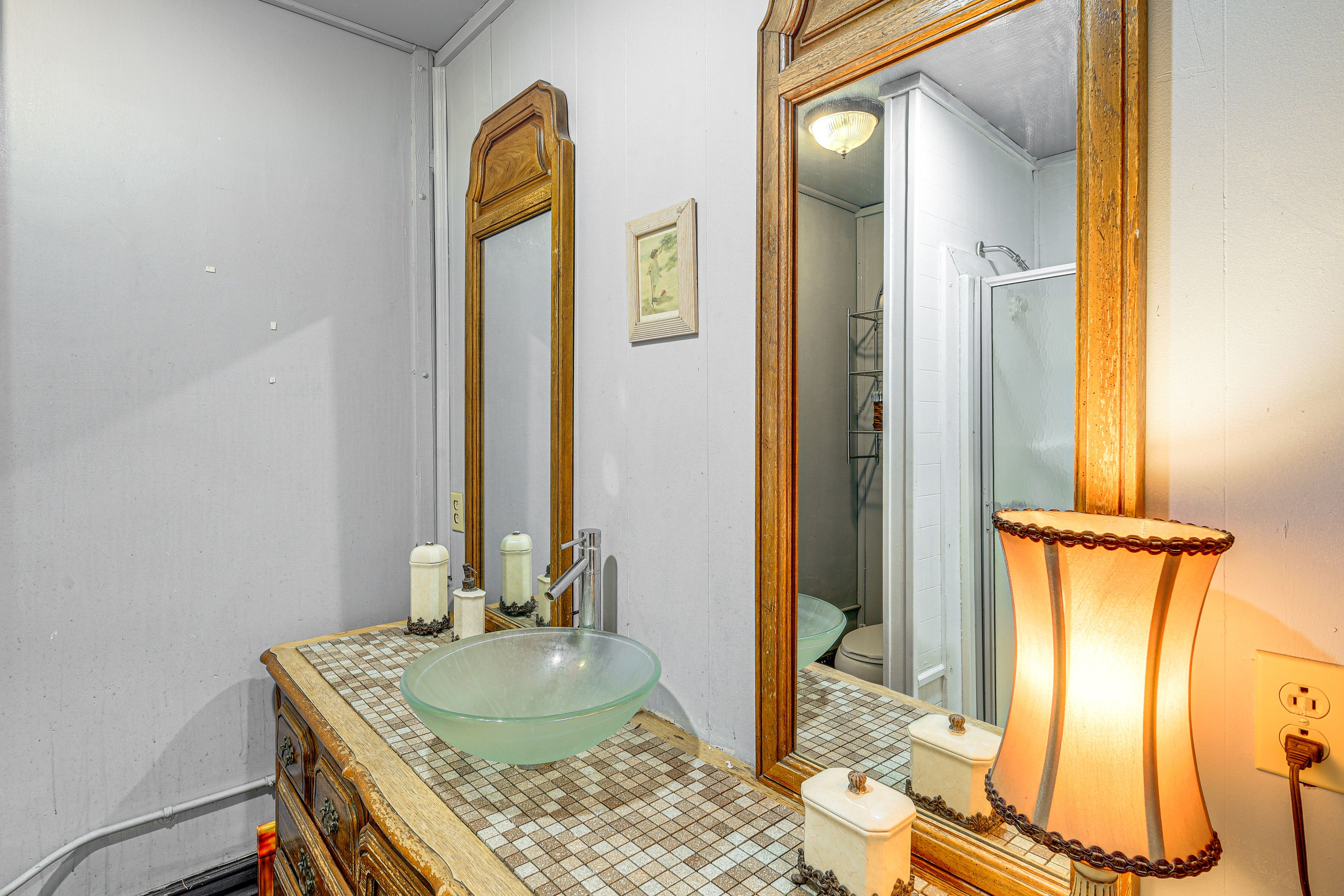 Suite 3 | Full Bath