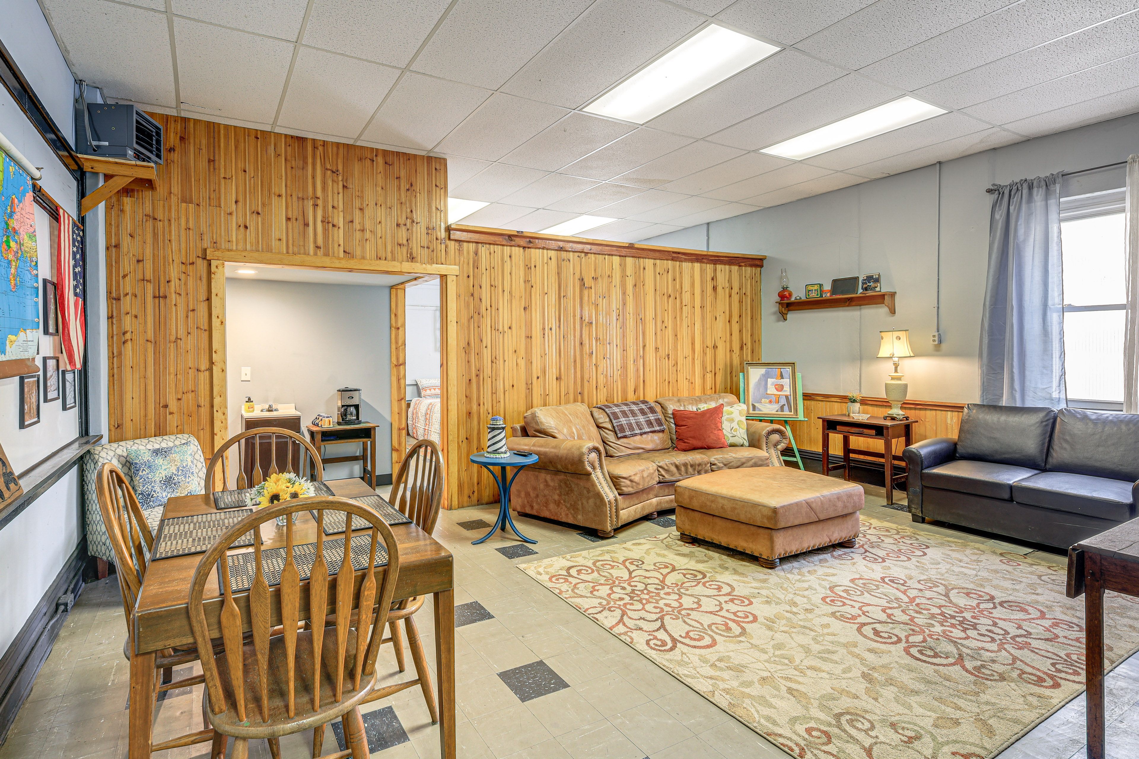Suite 5 | Twin Sleeper Sofa
