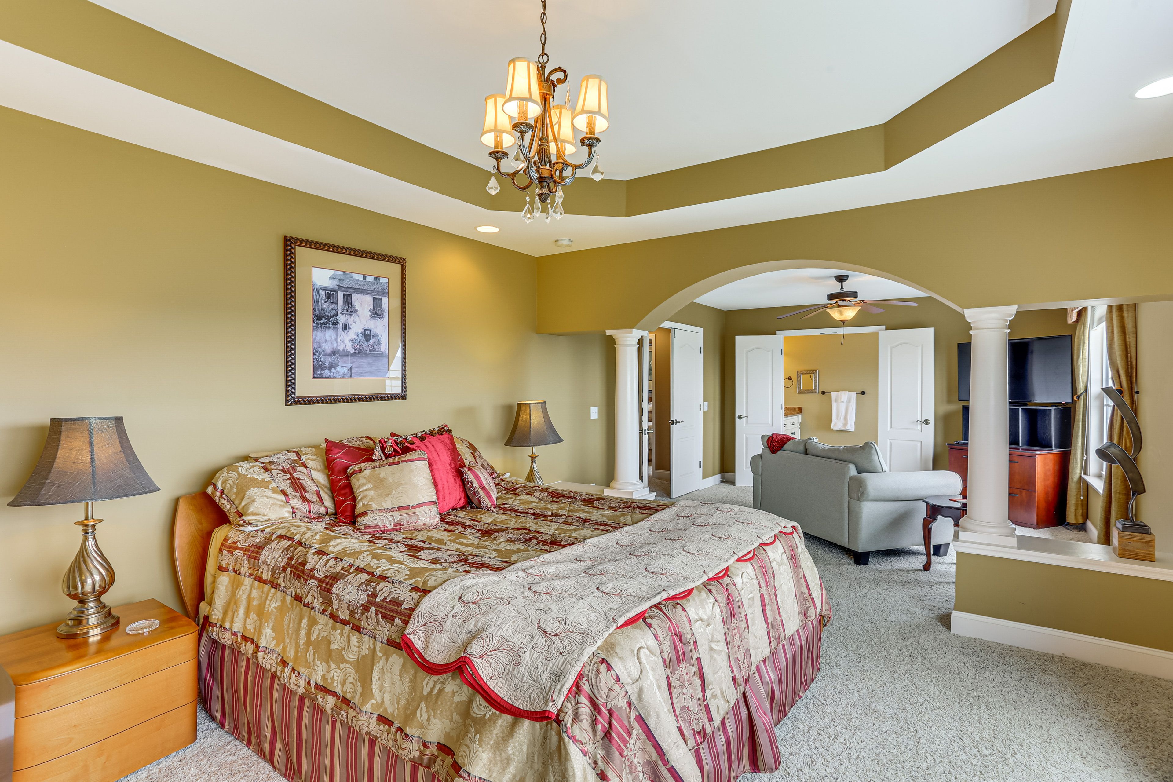 Bedroom 1 | King Bed