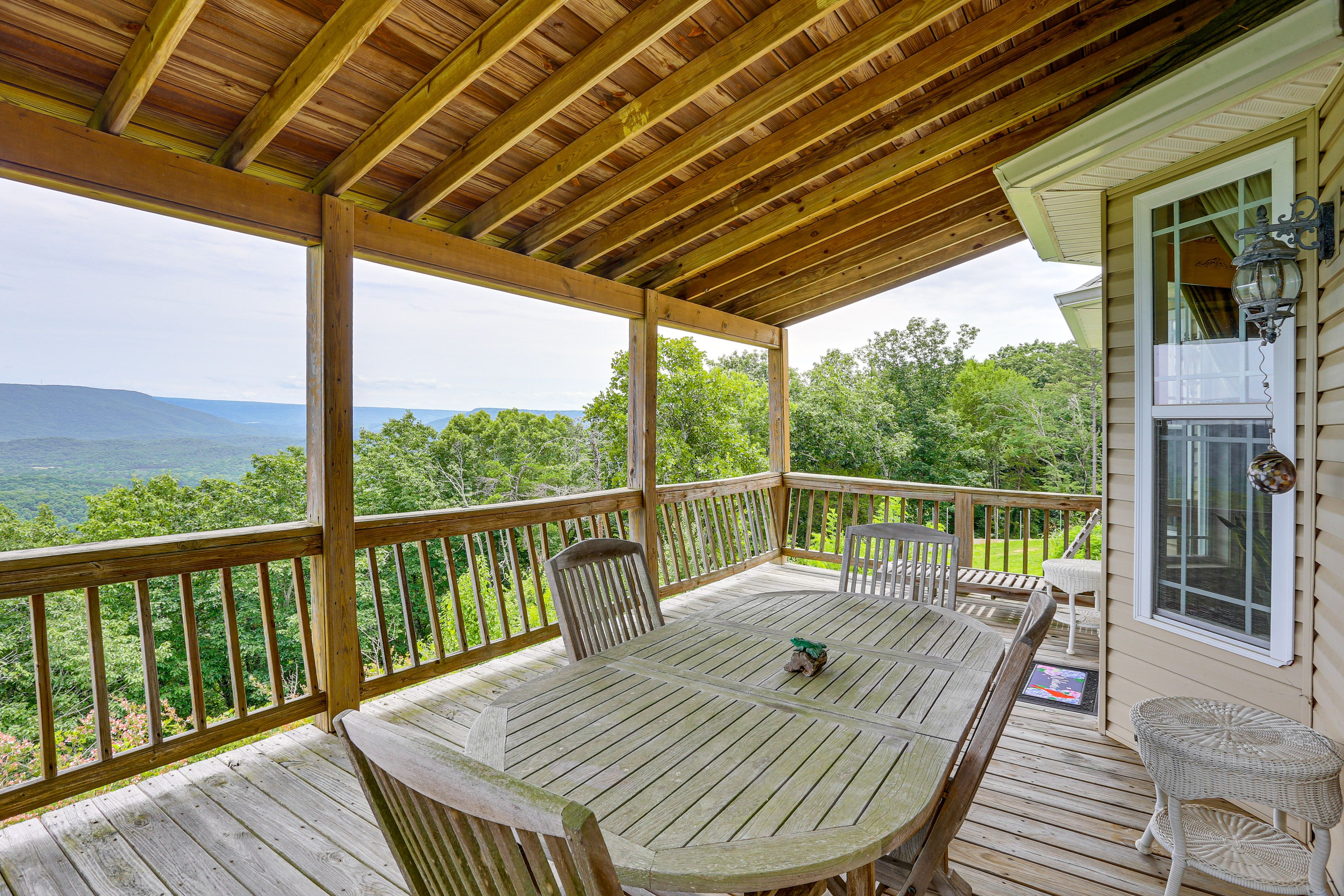 Trenton Vacation Rental | 3BR | 2.5BA | 2,000 Sq Ft