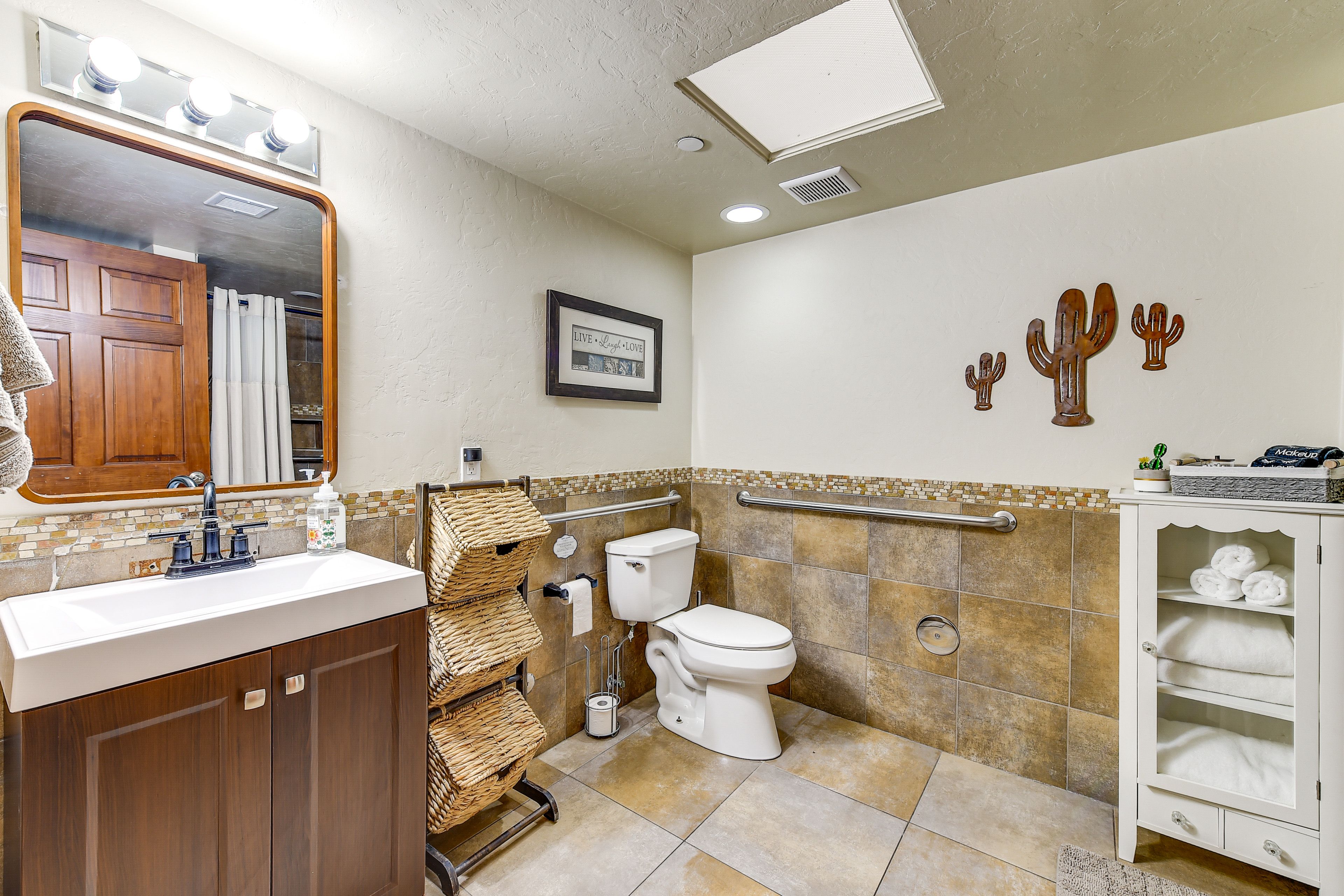 Full Bathroom