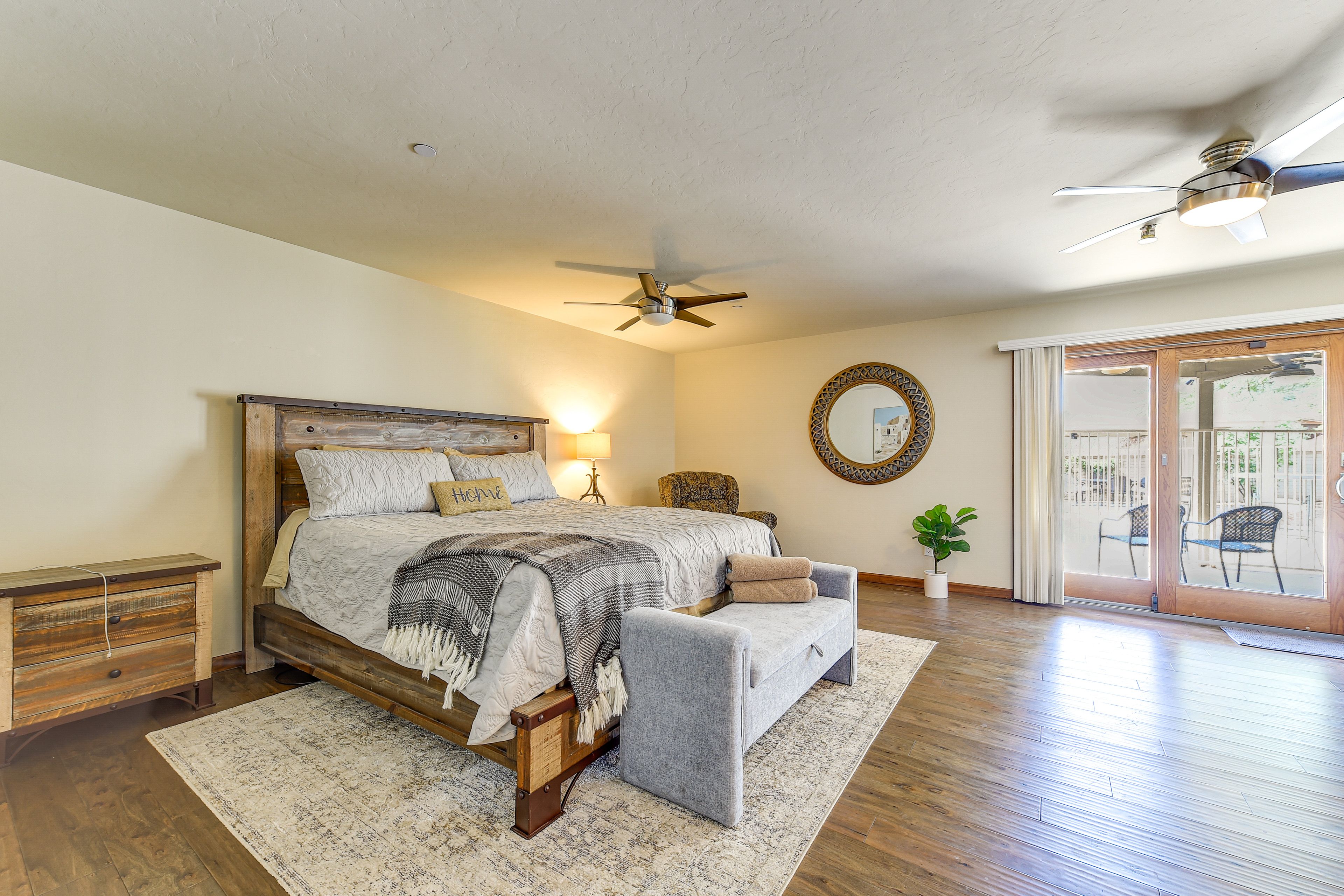 Bedroom 1 | King Bed