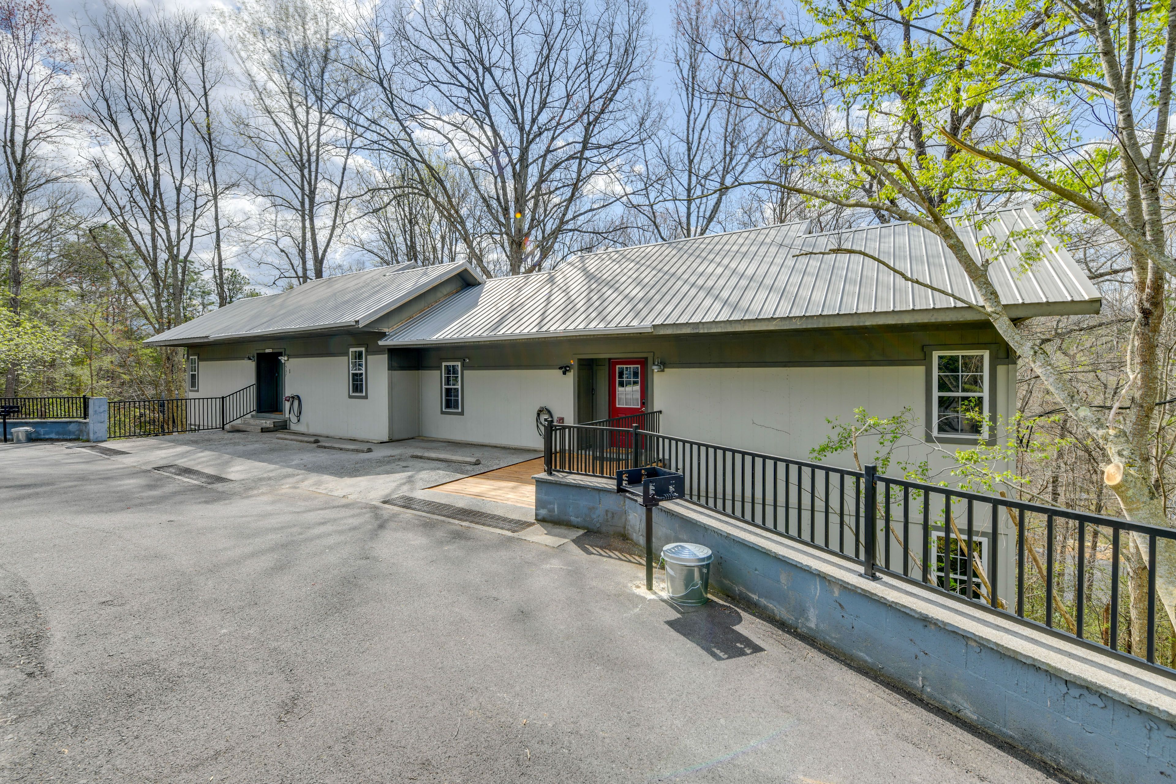 Units Exterior | Designated Parking Spots (4 Vehicles)