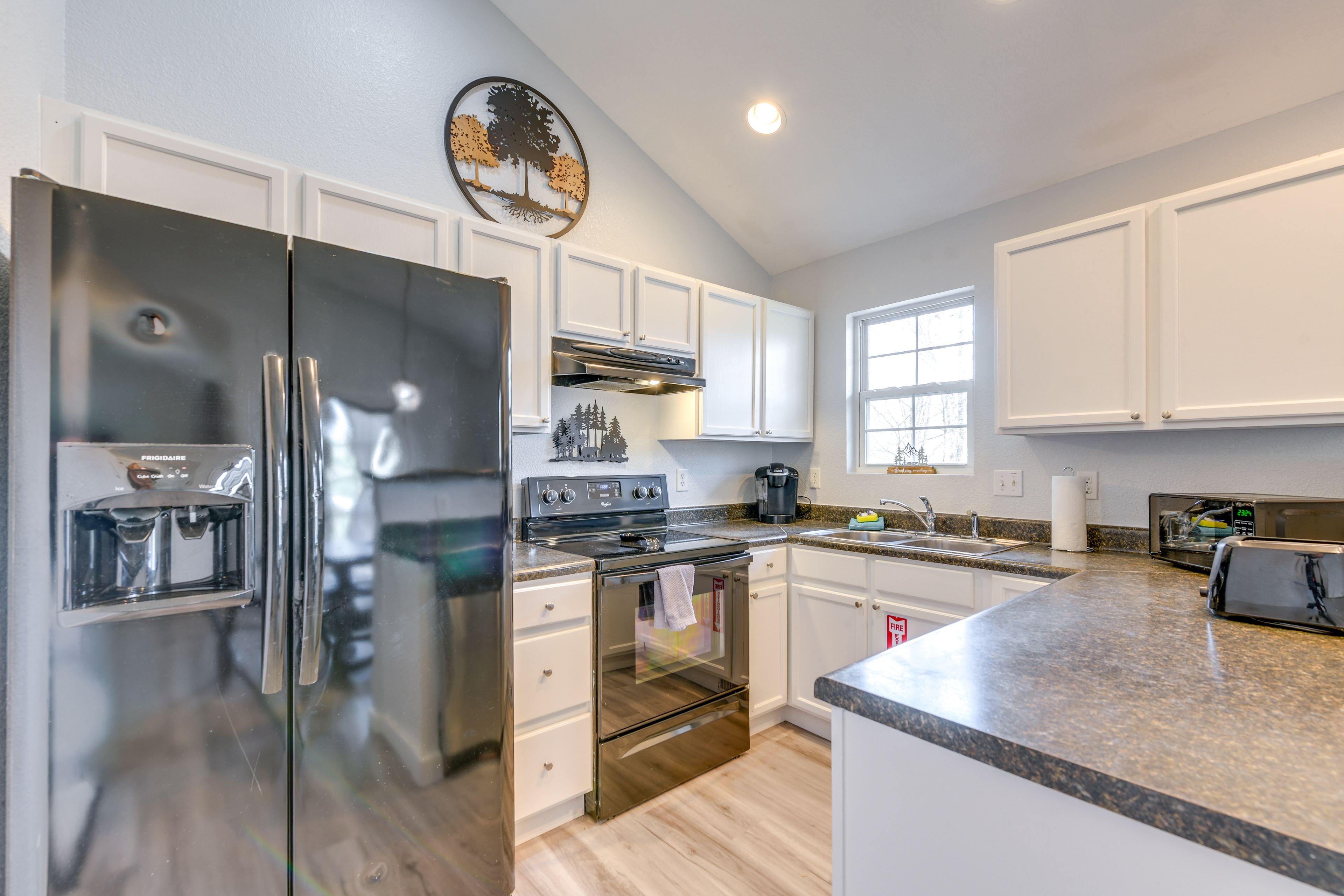 Lodge B | Kitchen