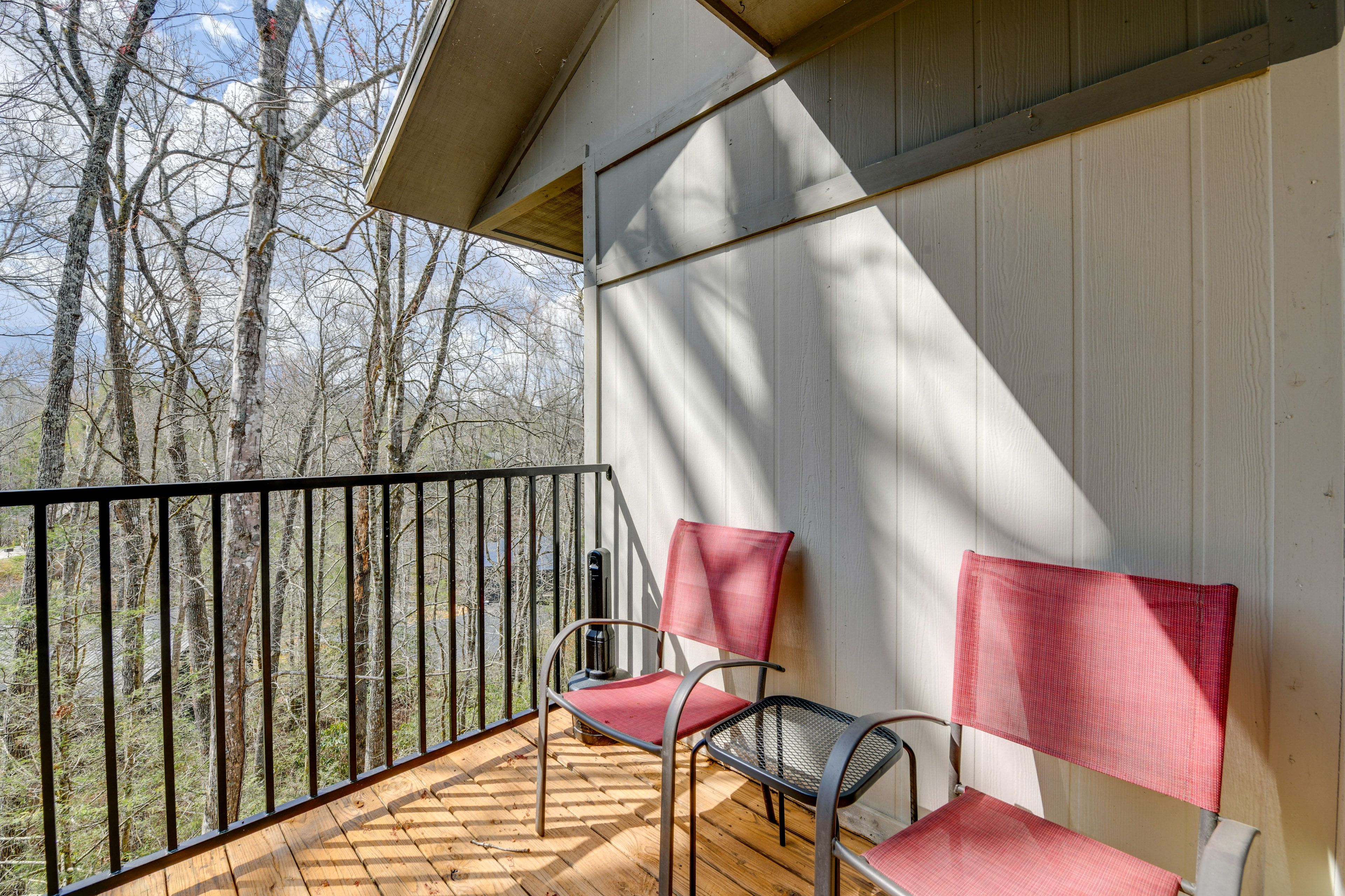 Lodge B | Balcony