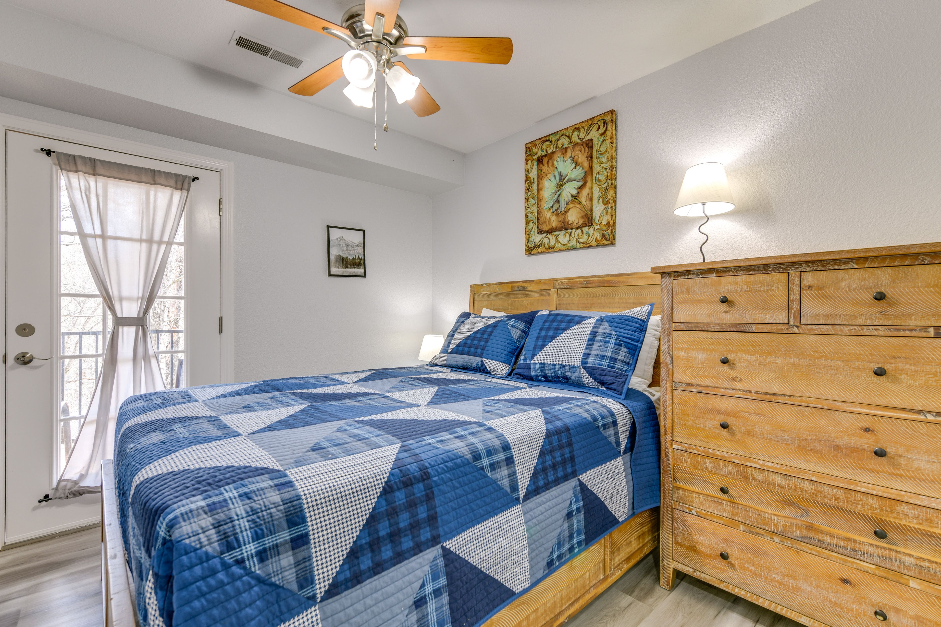 Lodge B | Bedroom 3 | Queen Bed | Lower Floor