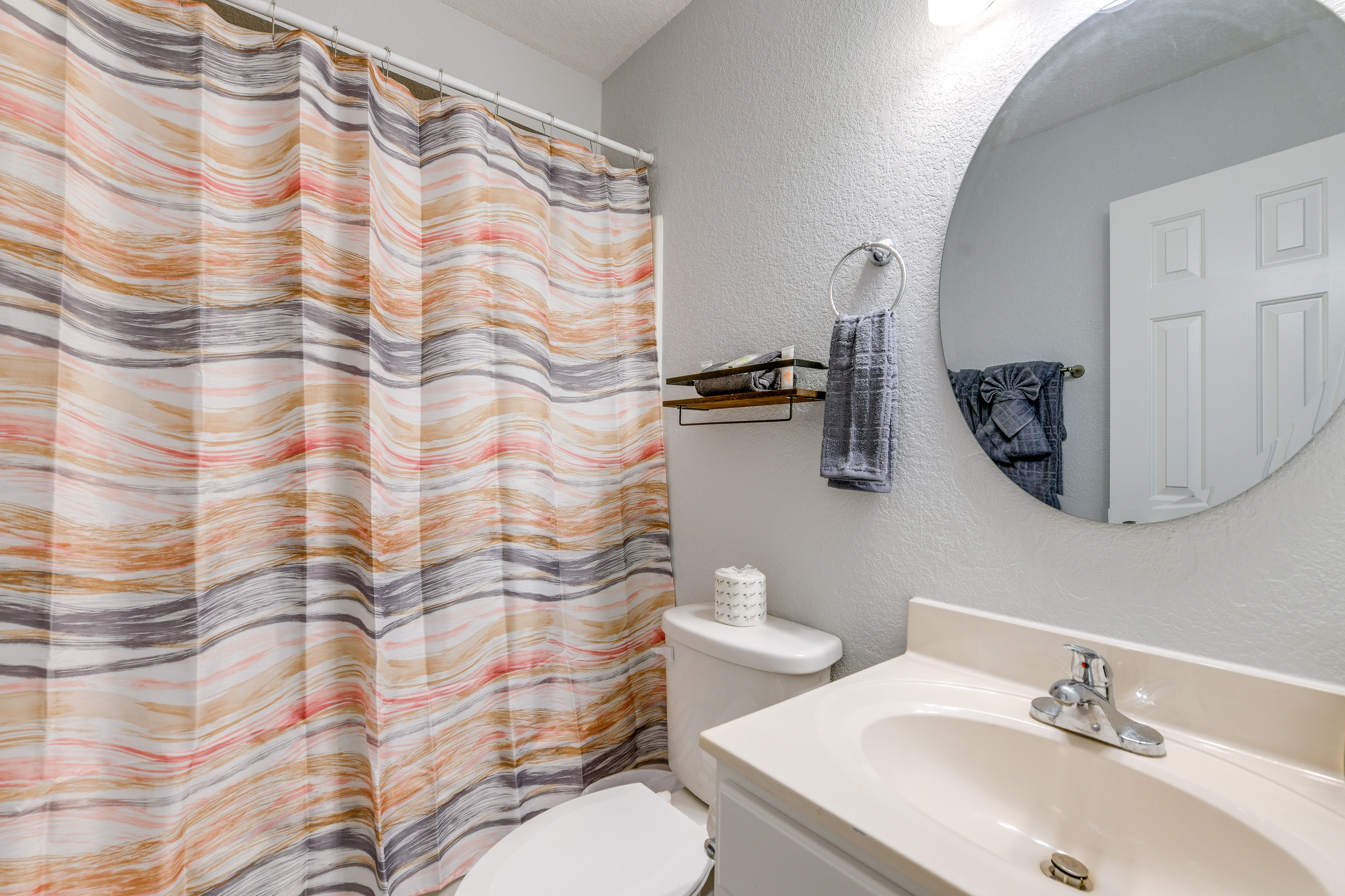 Lodge A | Bathroom | Lower Floor