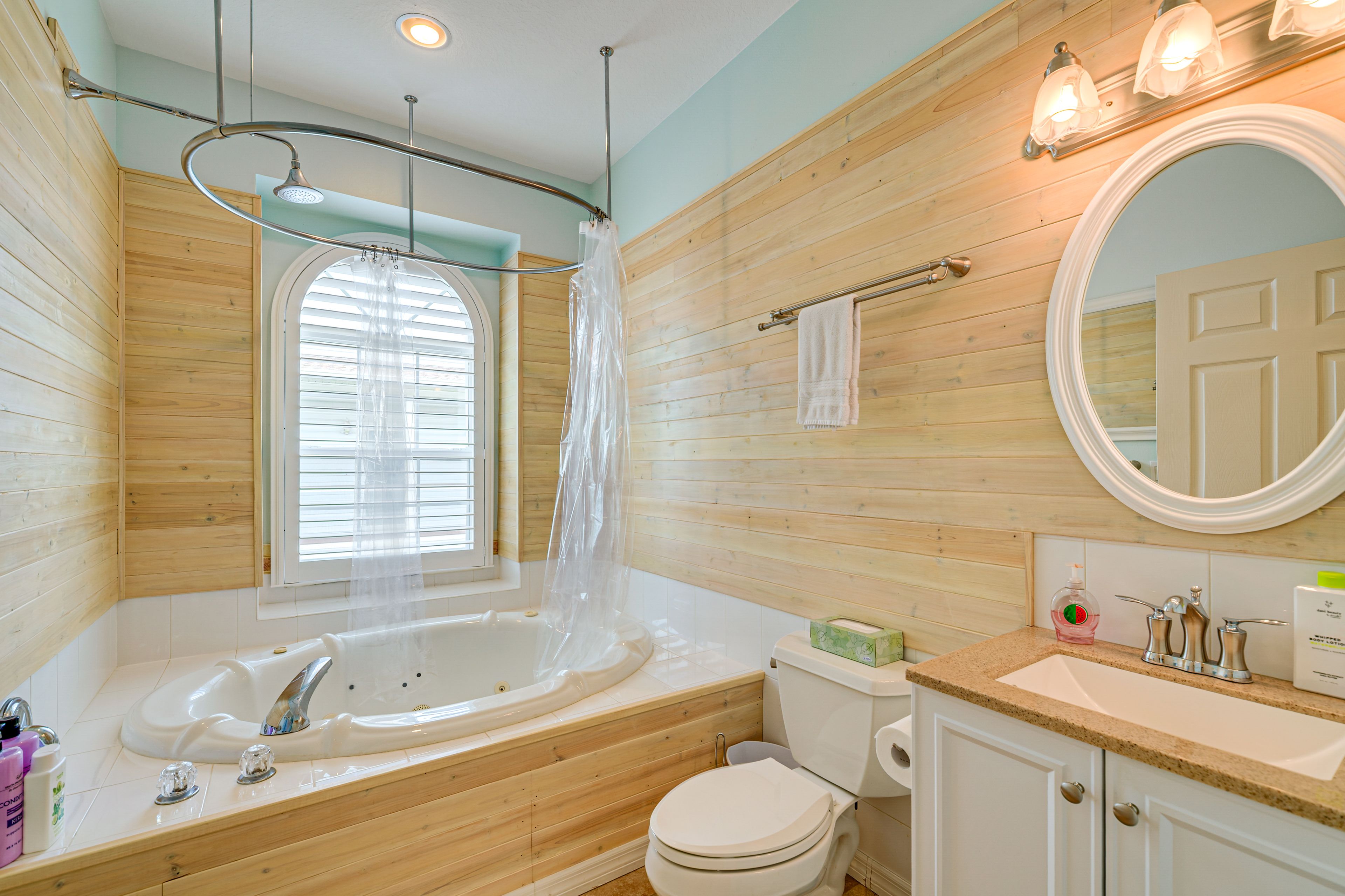 Full Bathroom | Main Level