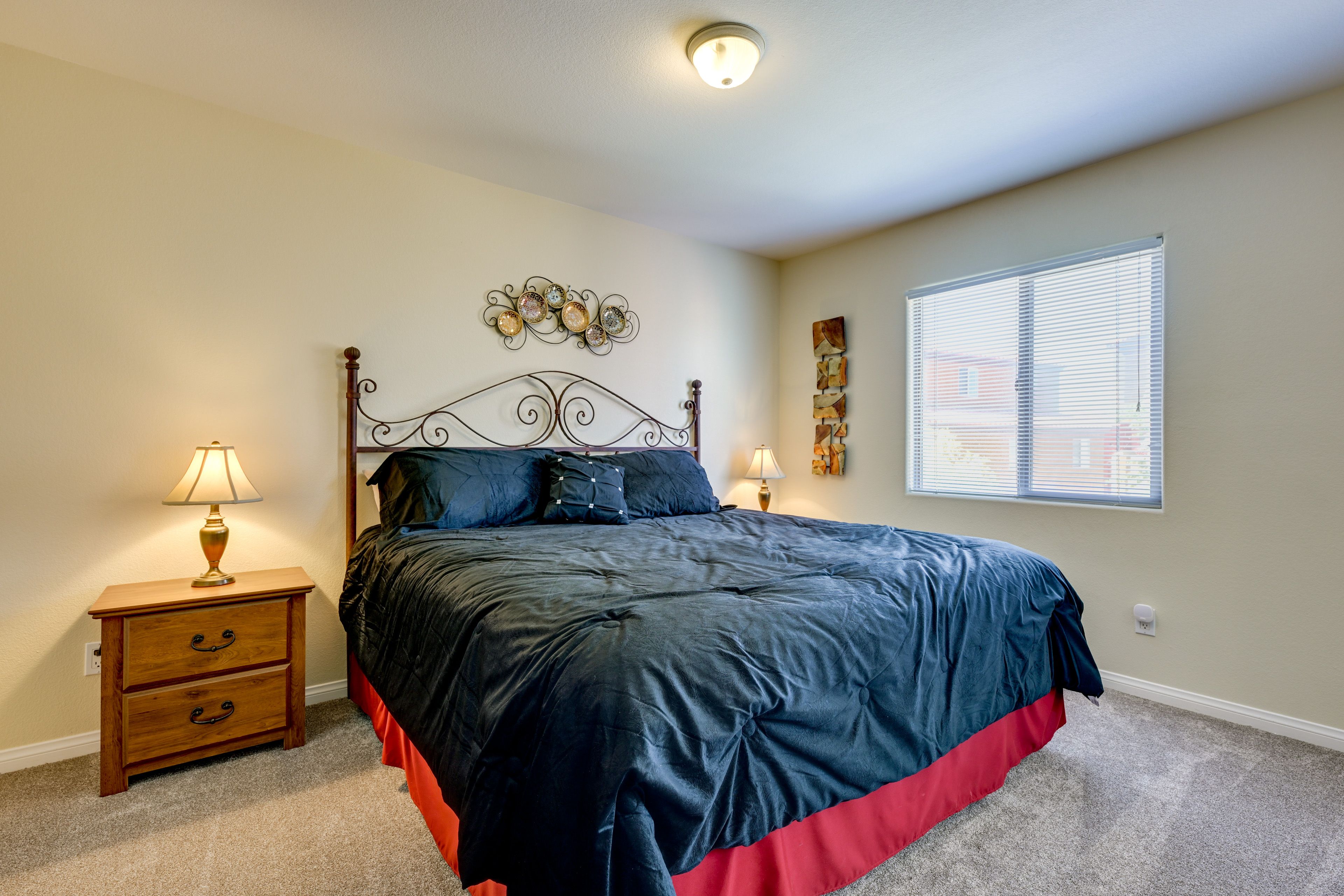 Bedroom 1 | King Bed | 1st Floor