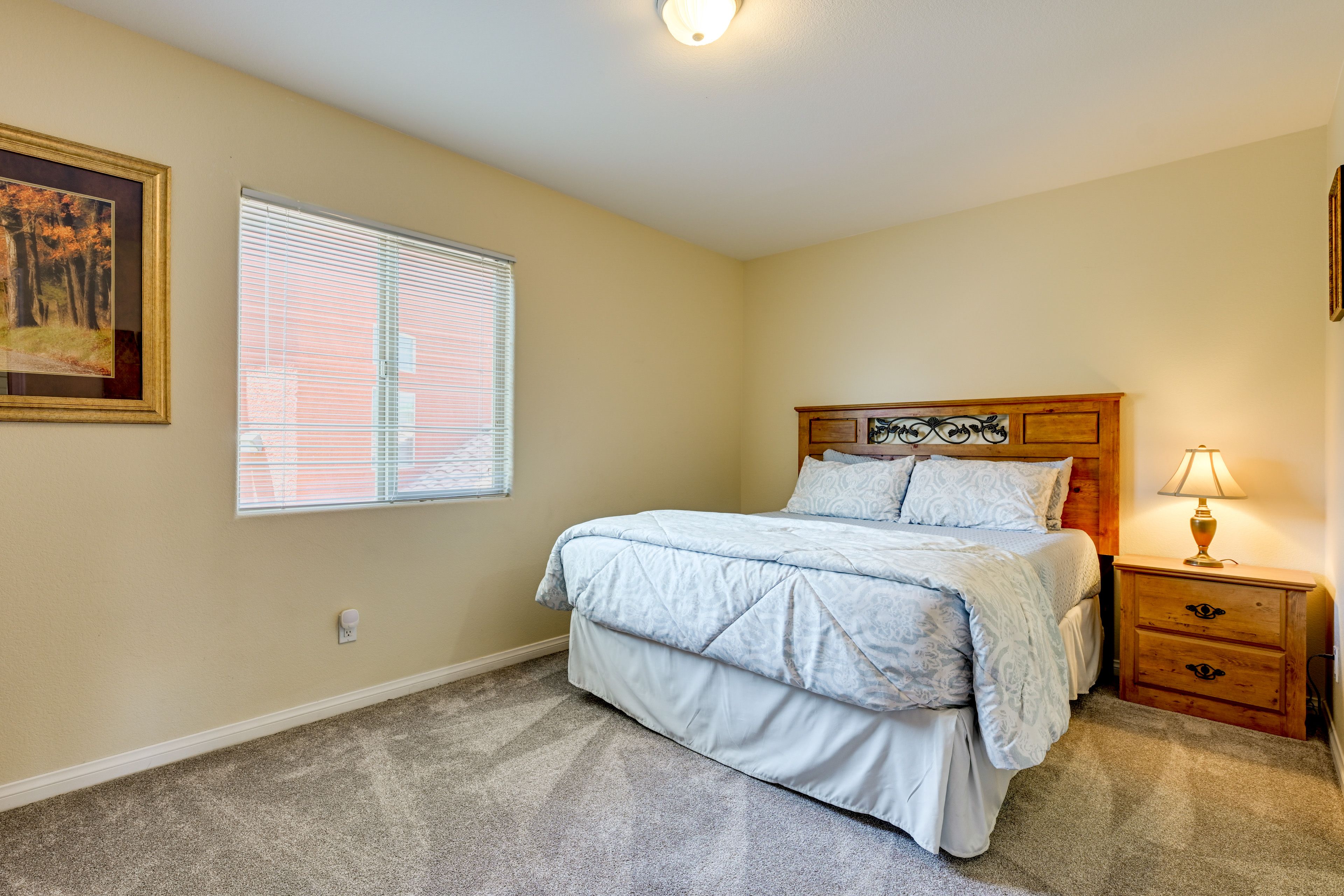 Bedroom 2 | Queen Bed | 1st Floor
