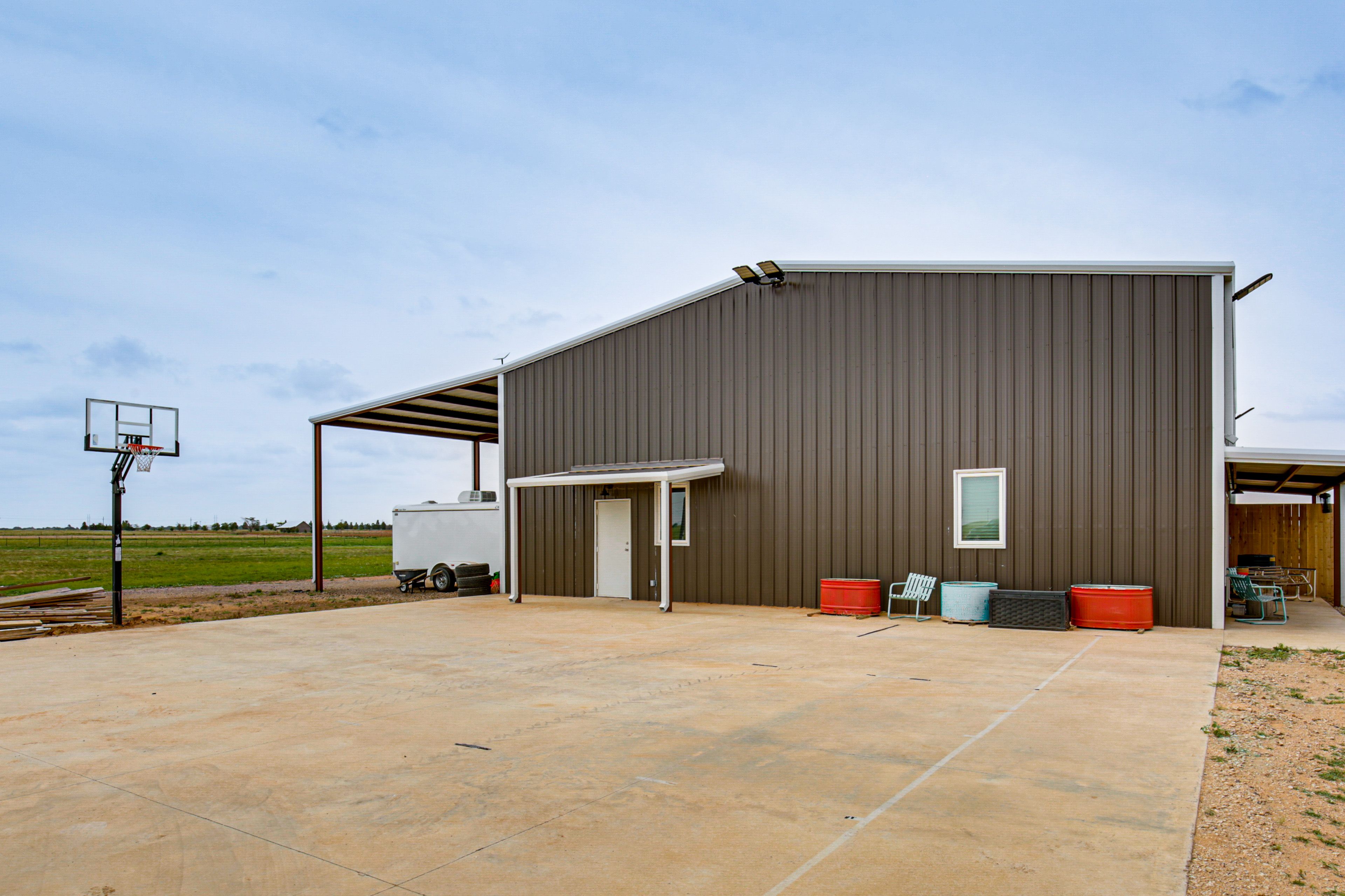 Bardominium Exterior | Driveway (1 Vehicle) | Covered Parking (2 Vehicles)
