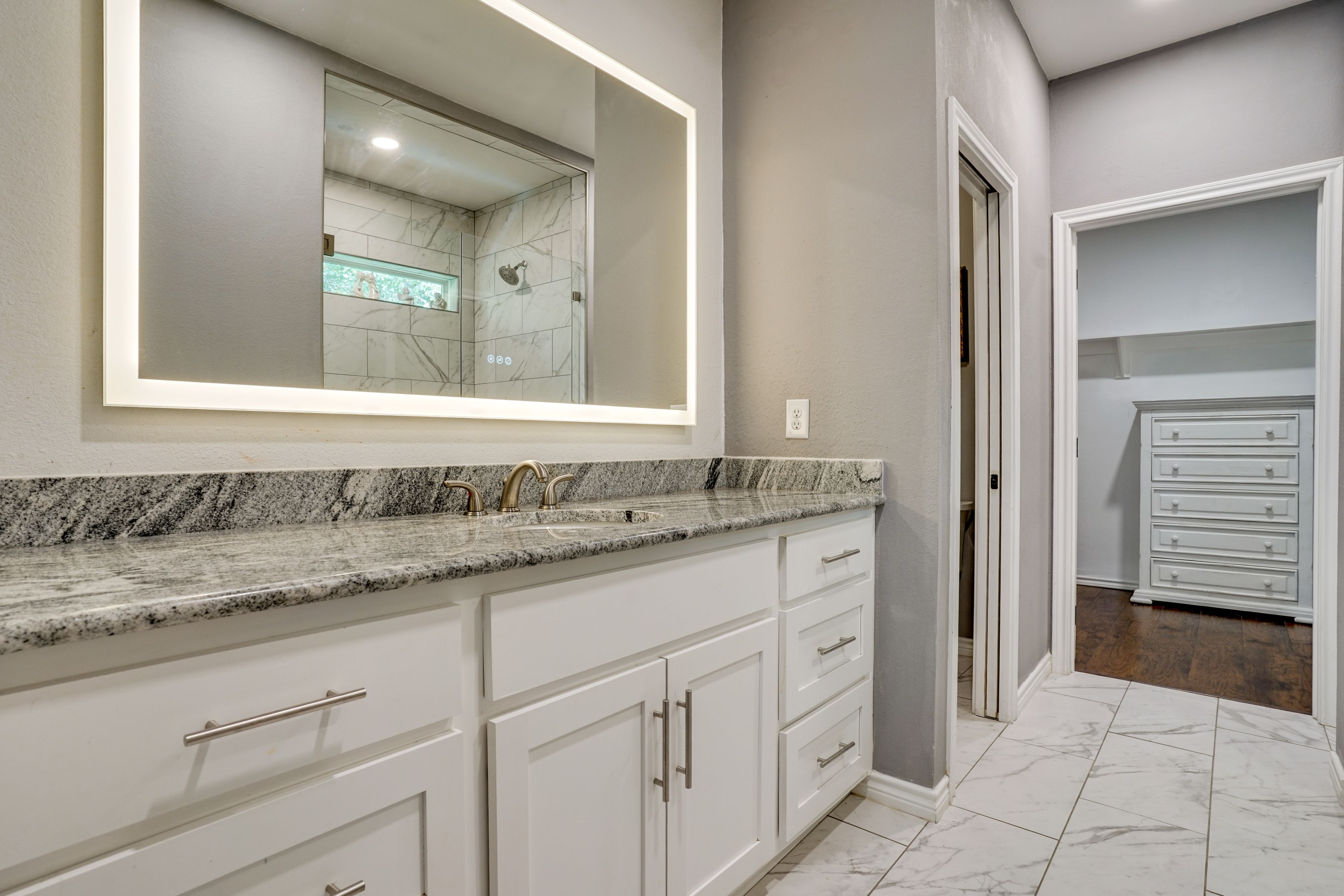 En-Suite Bathroom | Walk-In Closet