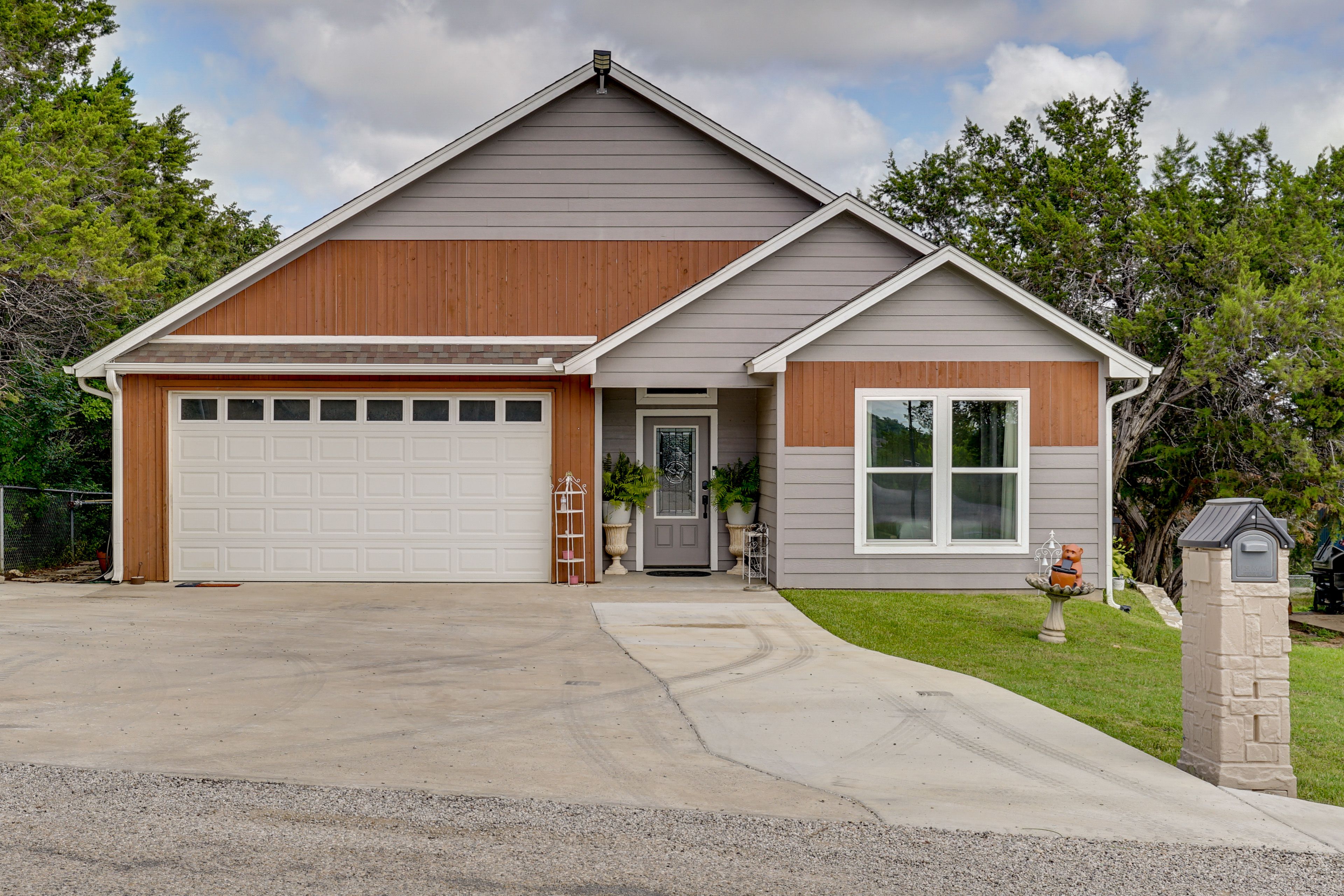 Granbury Vacation Rental | 3BR | 2BA | 1,822 Sq Ft