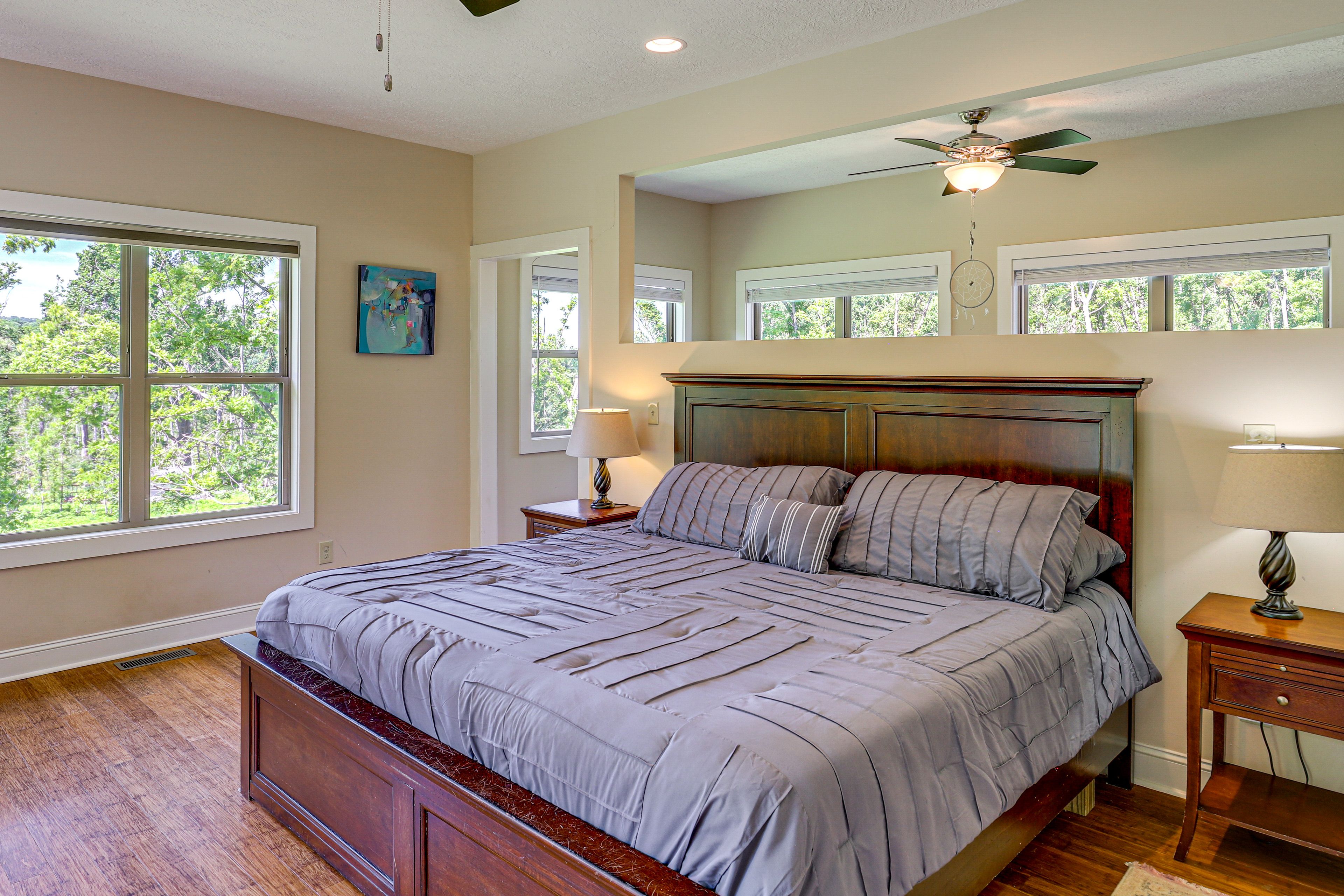 Bedroom 1 | King Bed