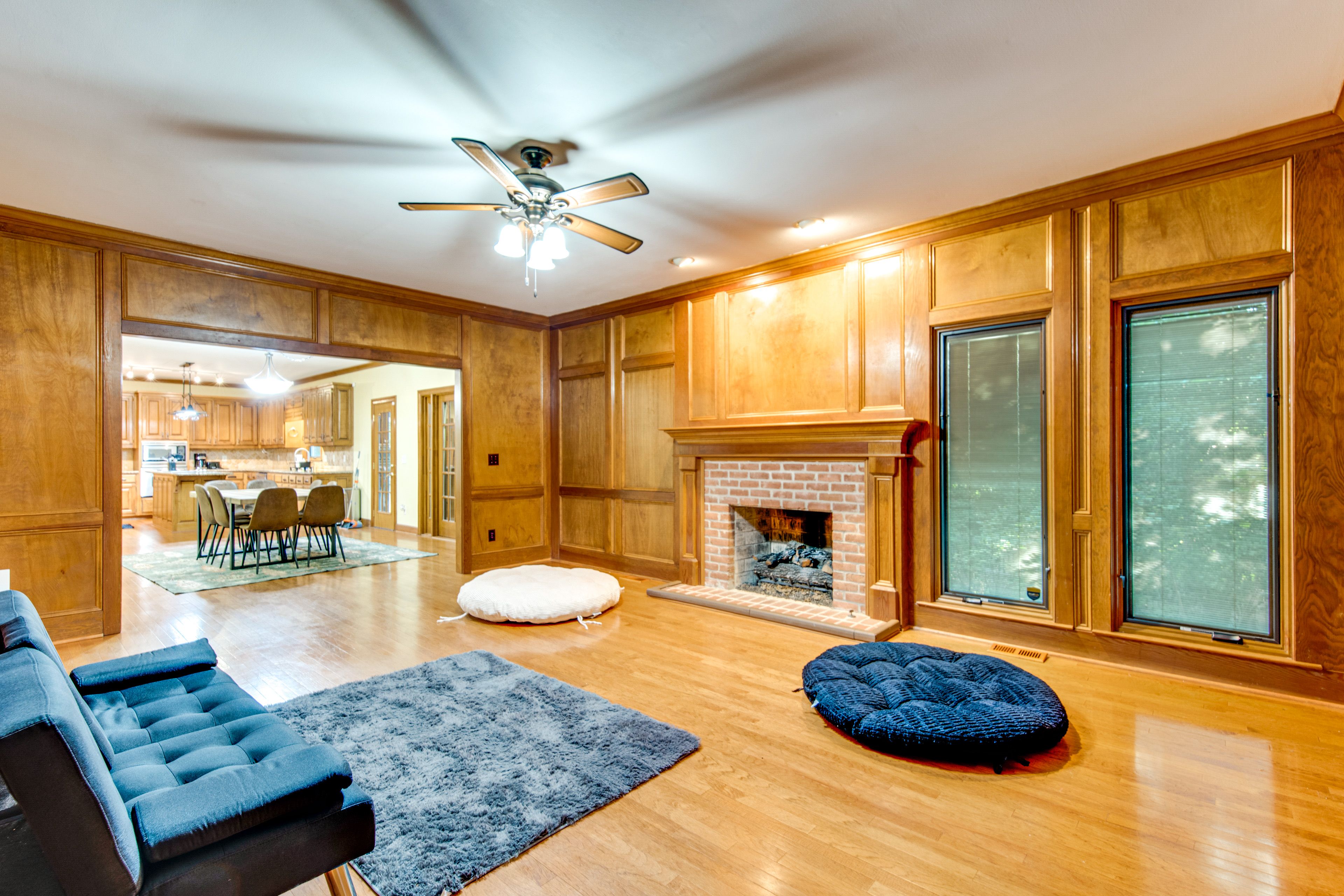 Den | 1st Floor