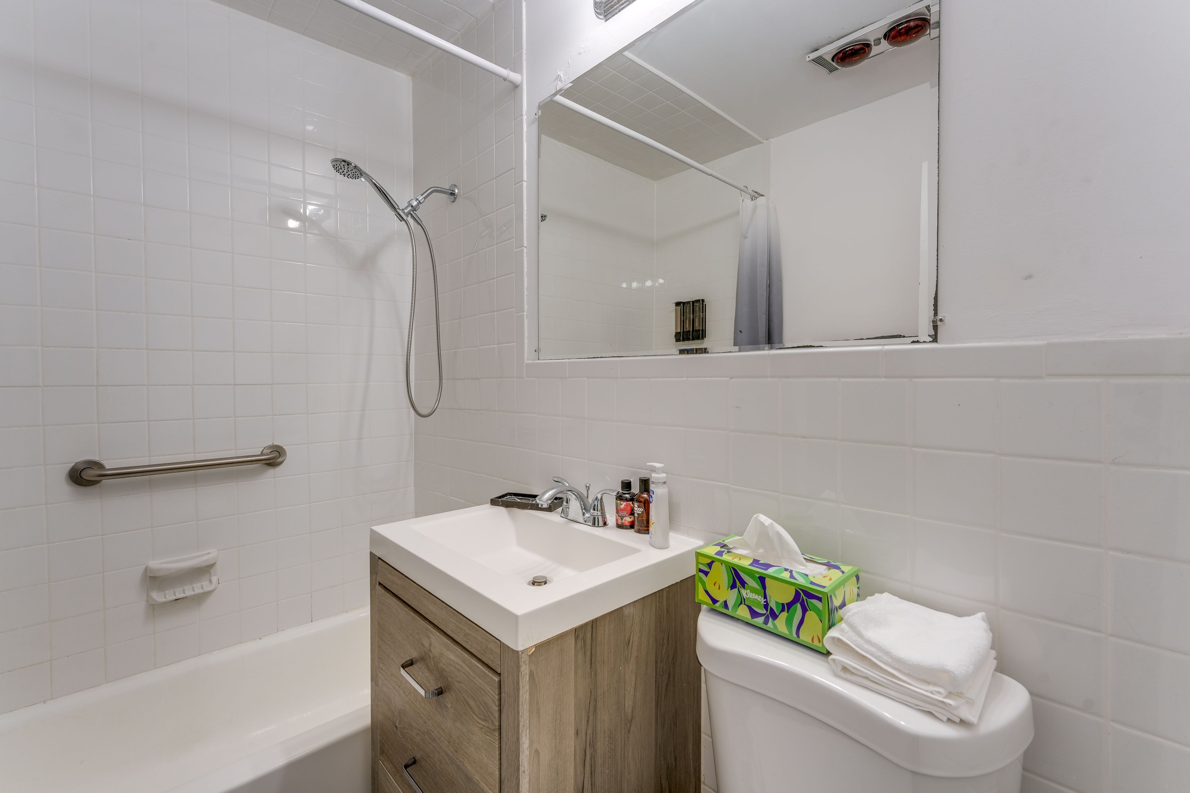 Full Bathroom