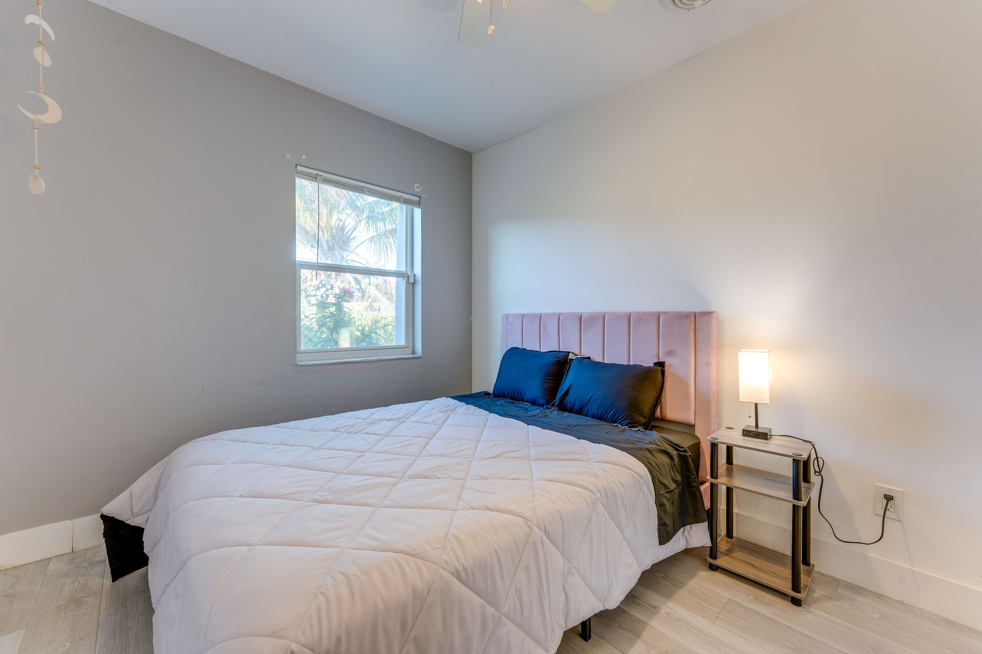 Bedroom 3 | Queen Bed