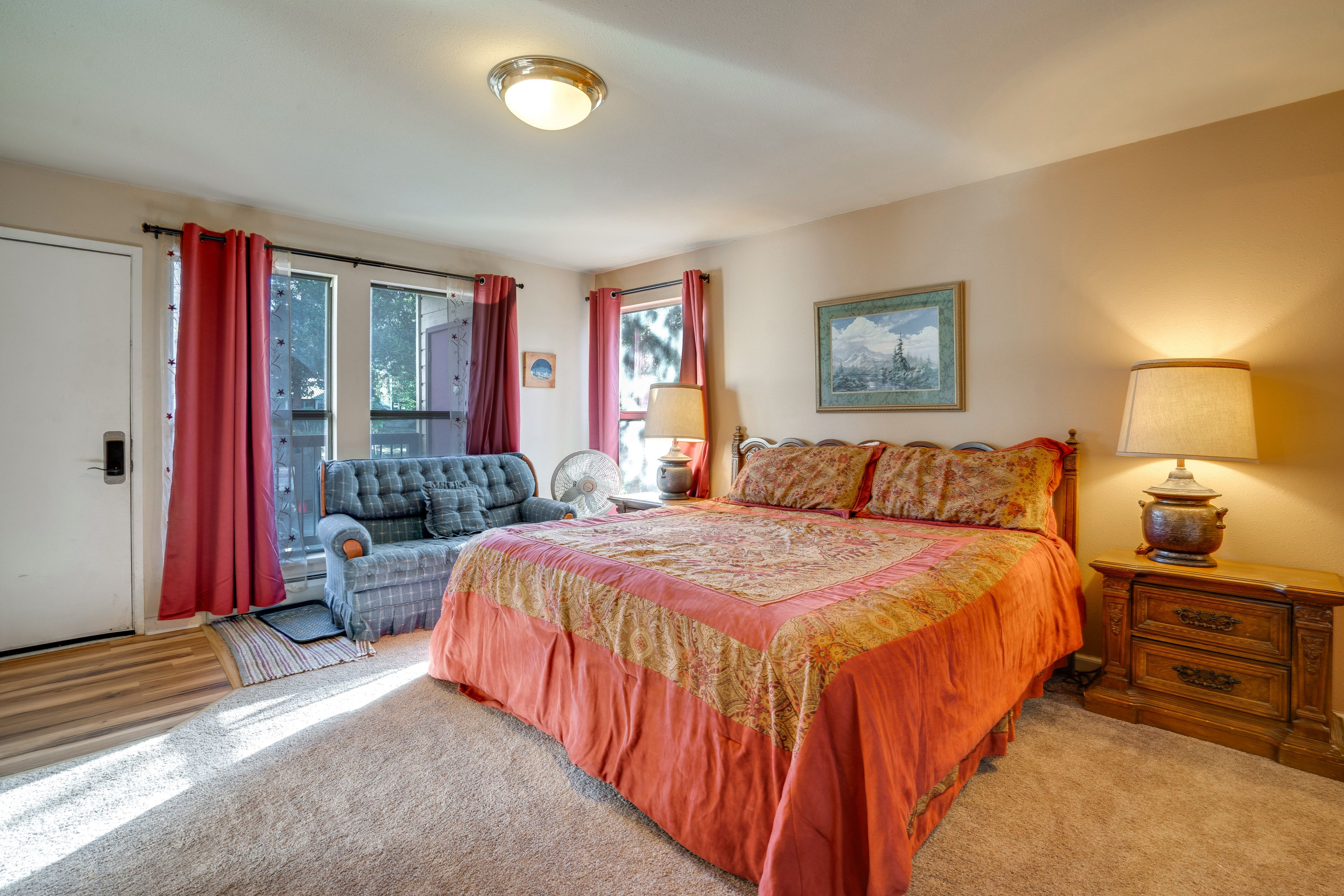 Bedroom 1 | King Bed