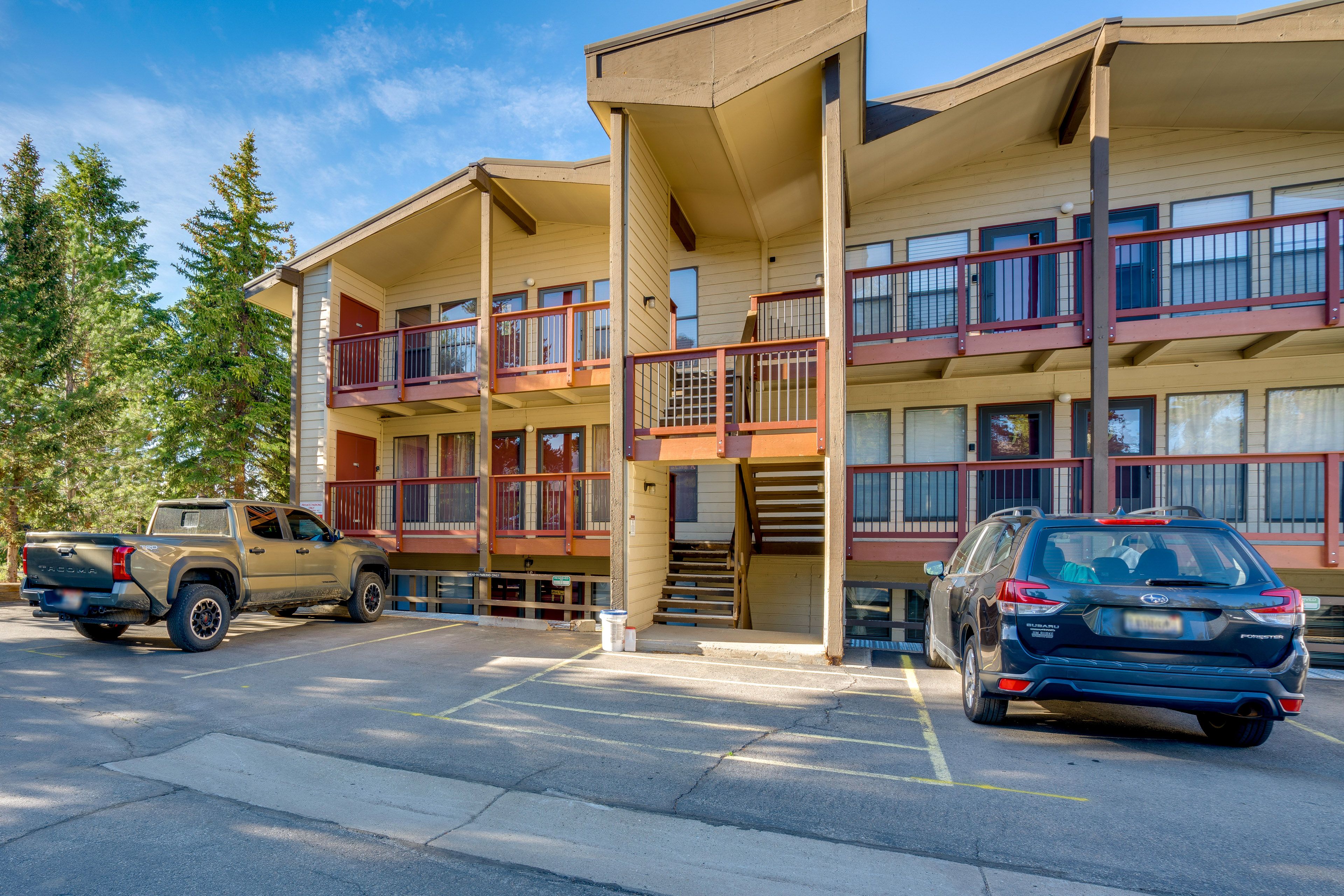 Property Exterior | Single-Level Condo