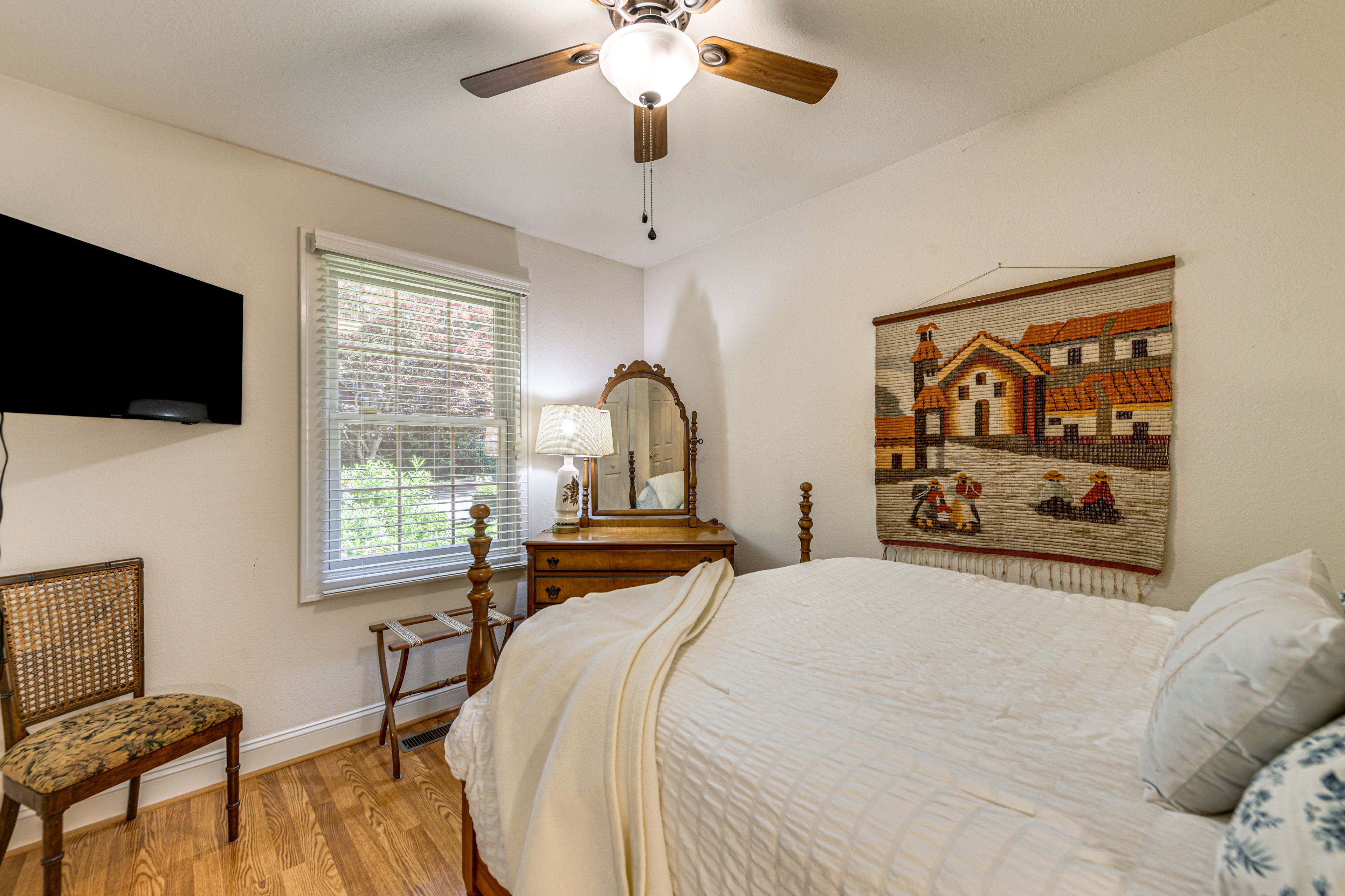 Bedroom 2 | Queen Bed