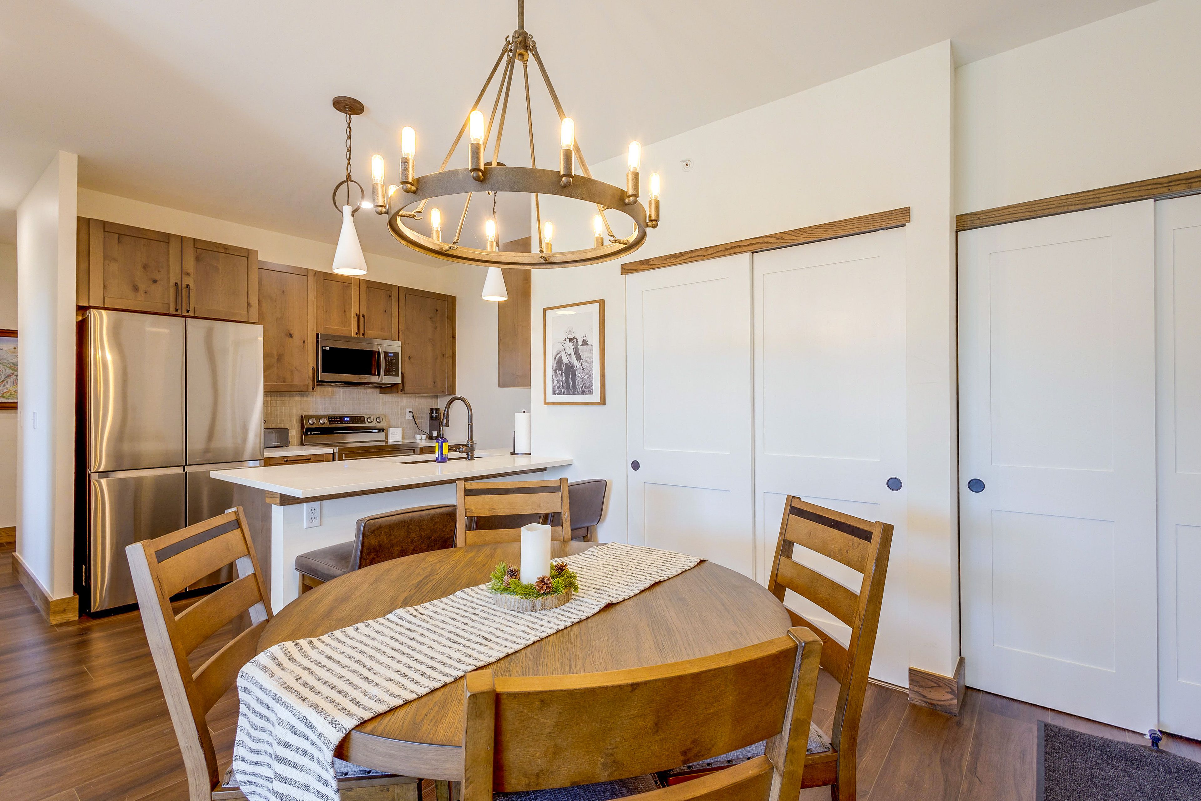 Kitchen & Dining Area