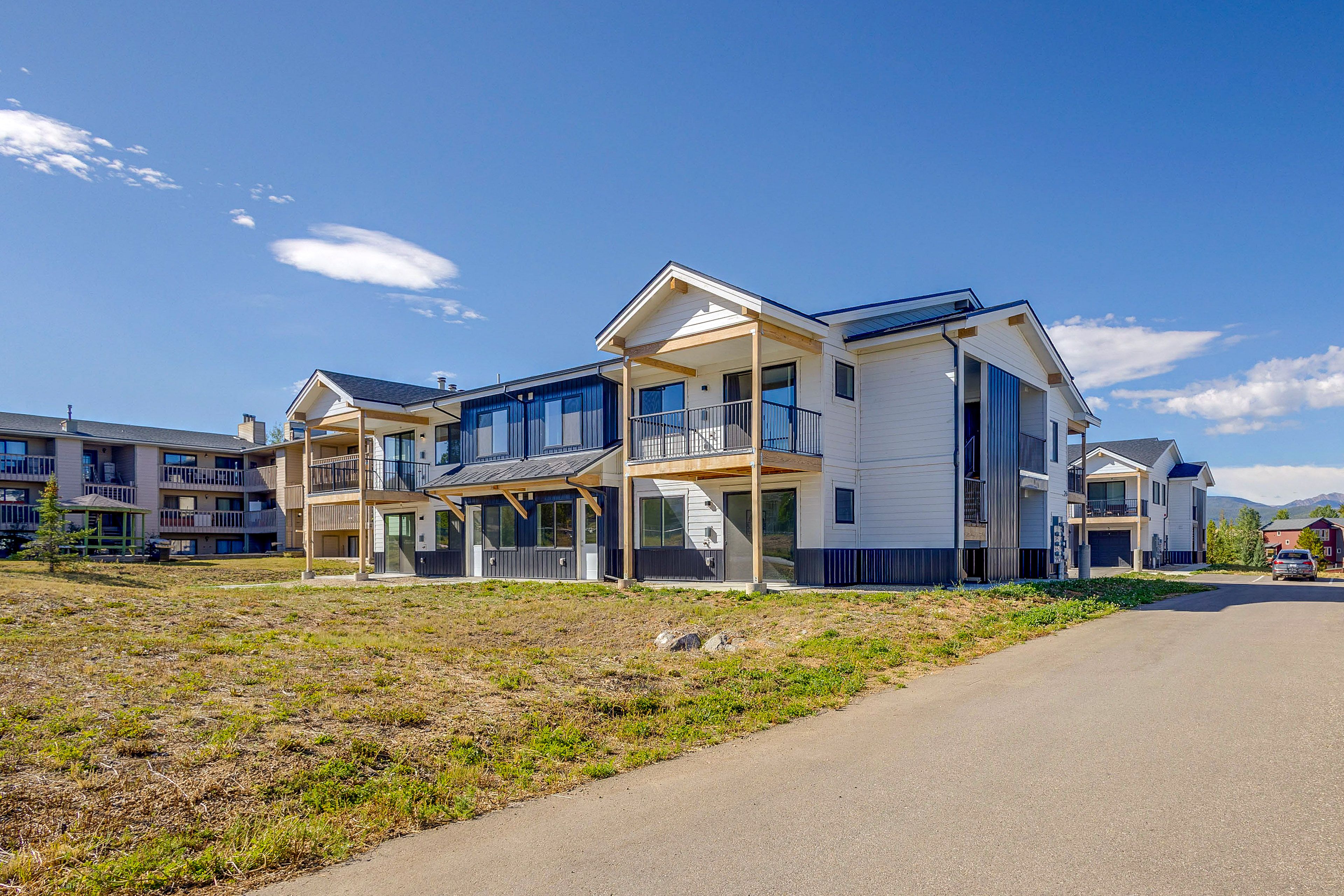Property Exterior | Single-Level Condo | 2nd-Floor Unit