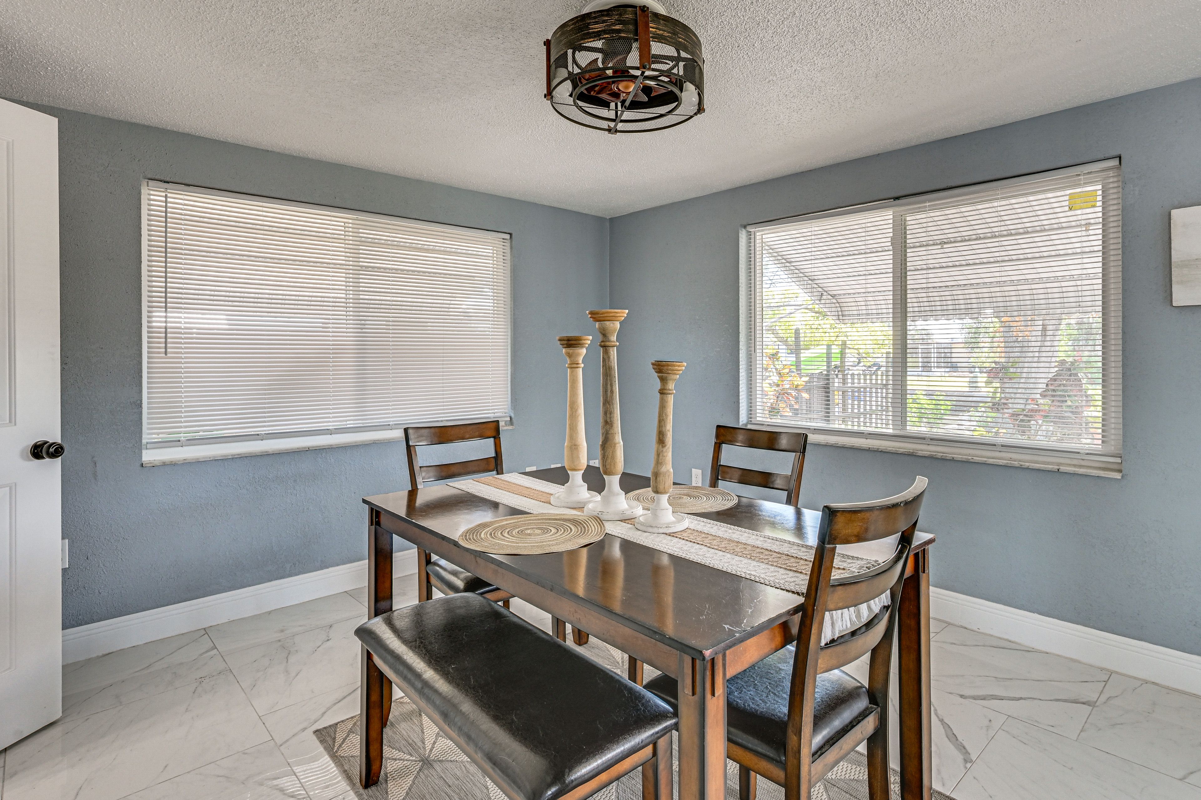Dining Area | Dishes & Flatware Provided