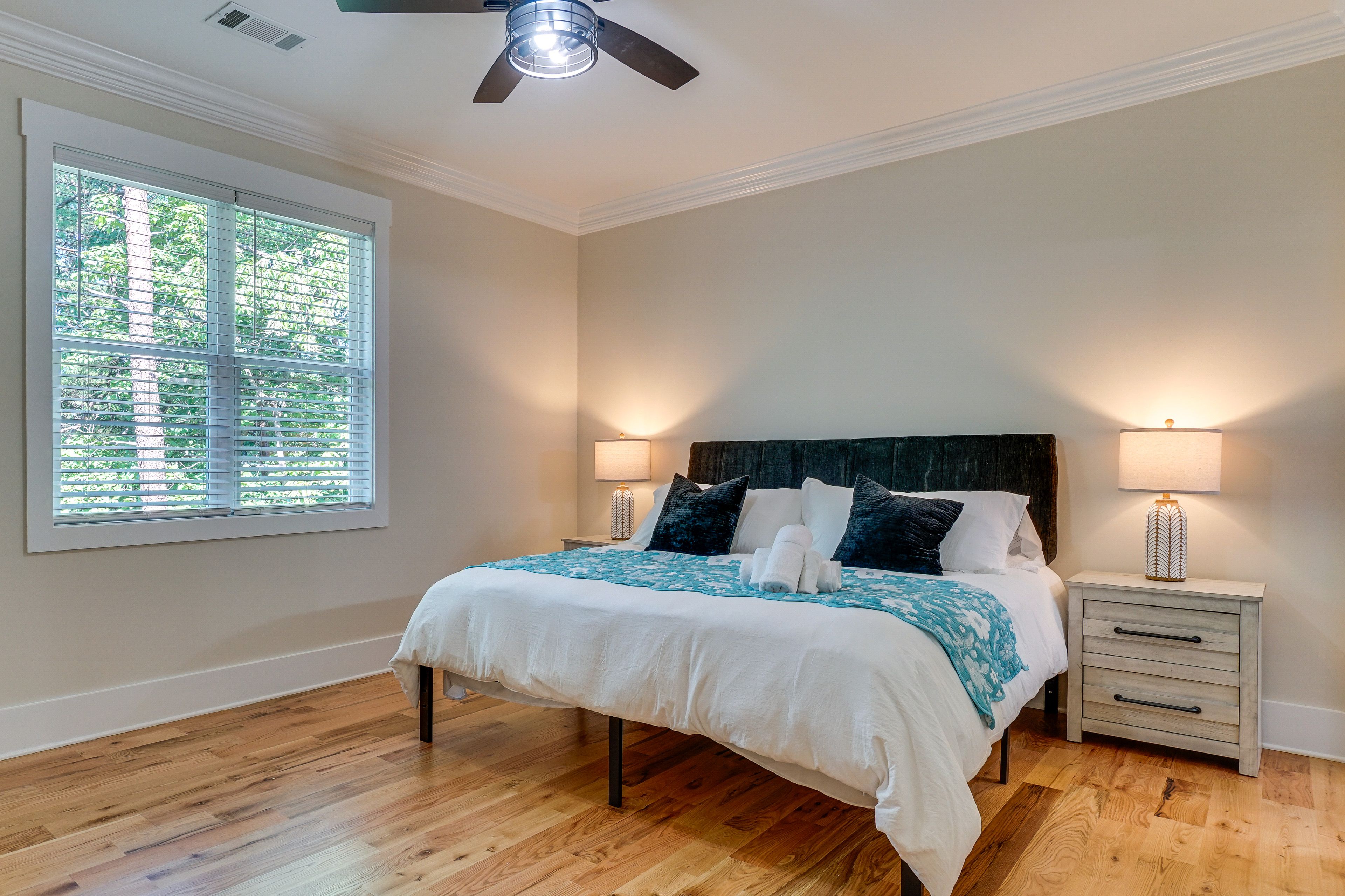 Bedroom 3 | King Bed