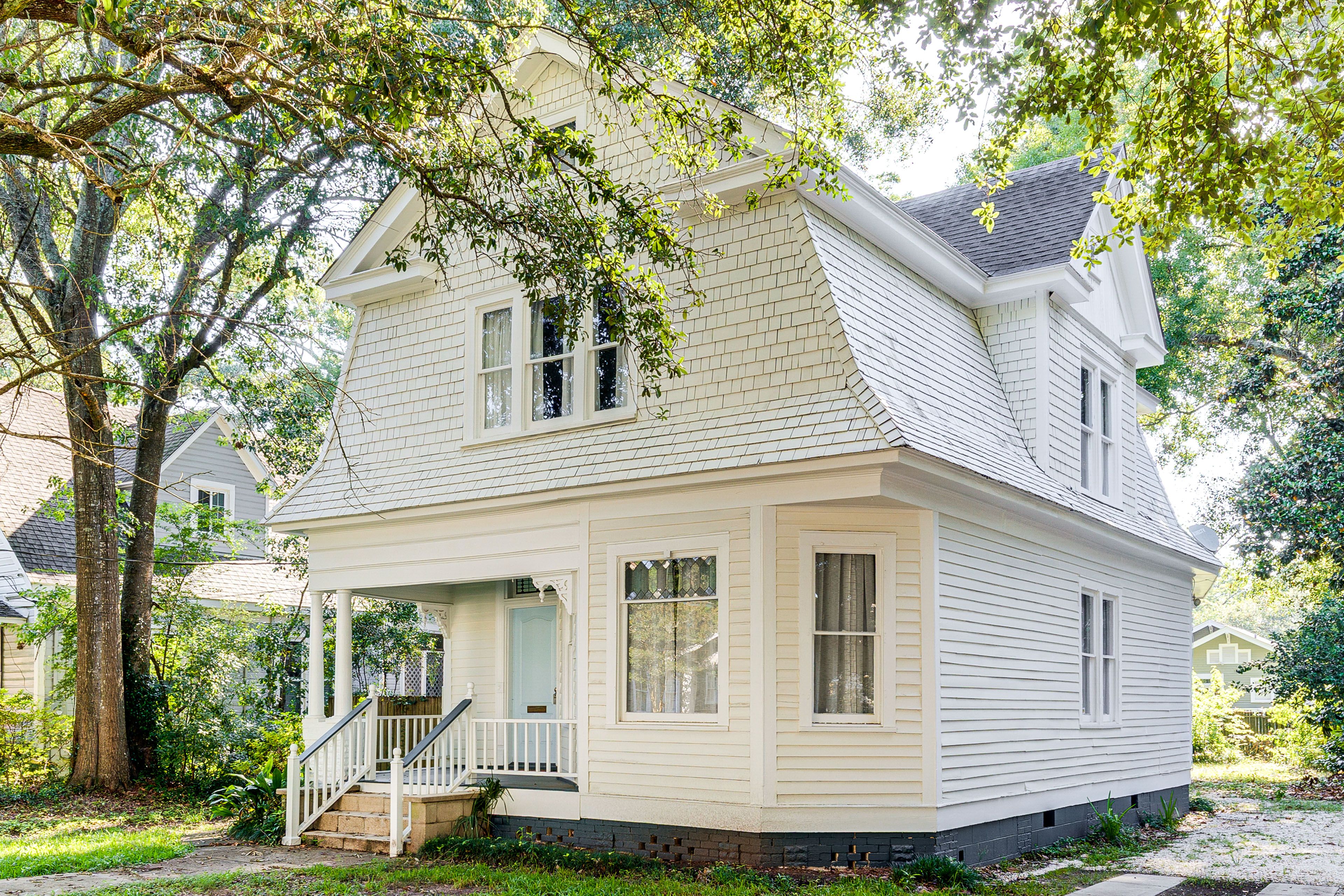 Mobile Vacation Rental | 3BR | 2.5BA | 1,870 Sq Ft