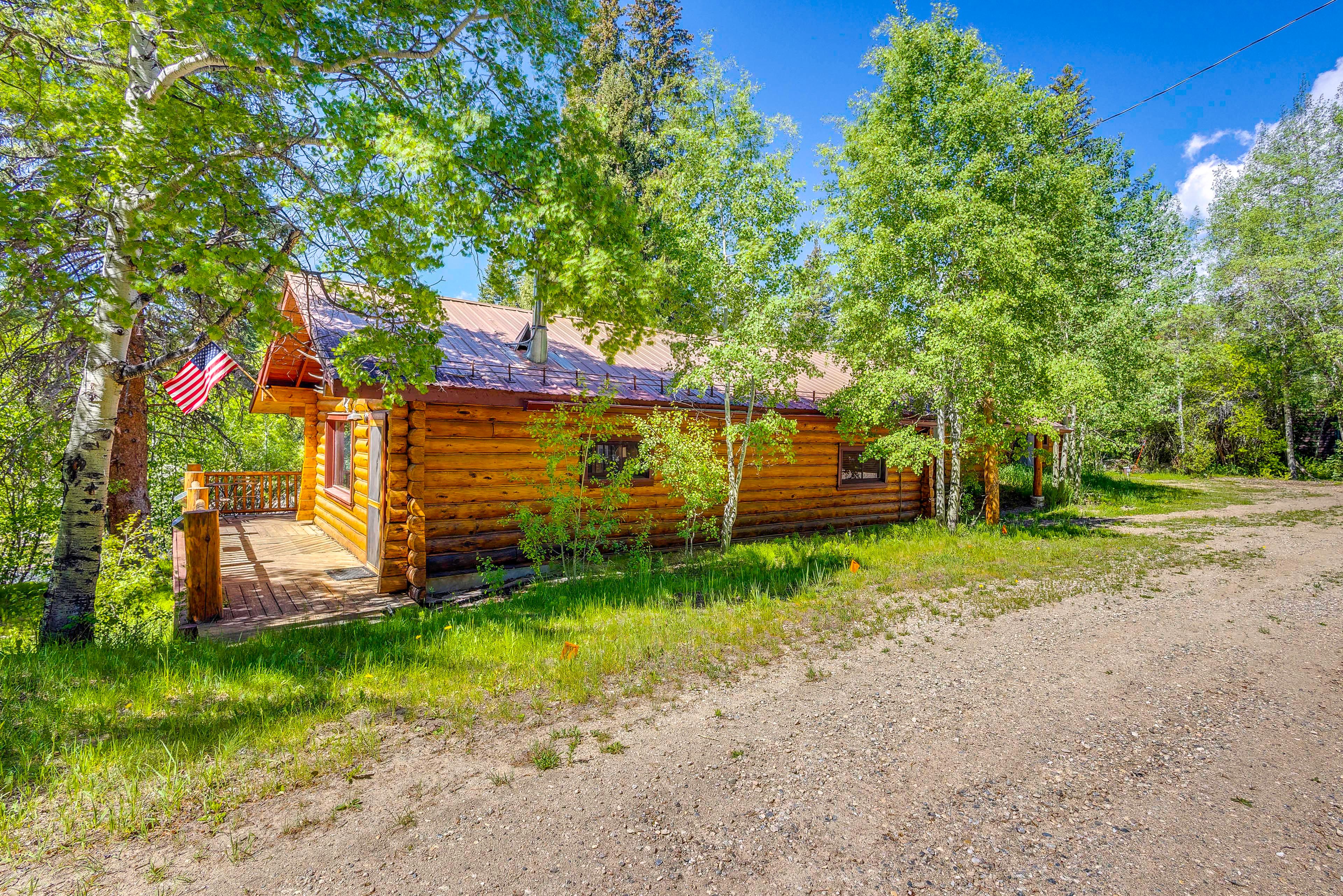 Exterior | Single-Story Cabin