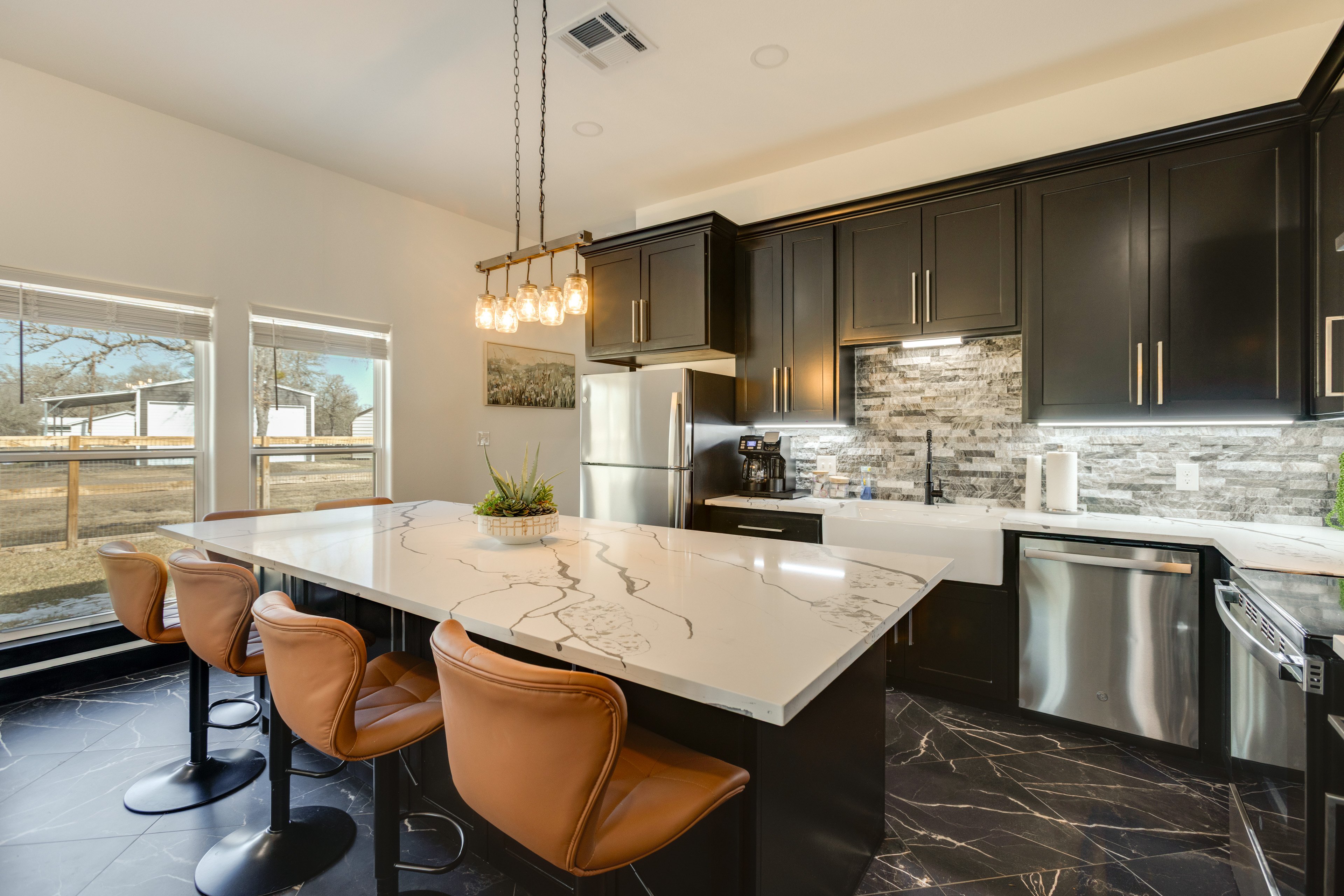 Breakfast Bar | Kitchen | Lazy Joey