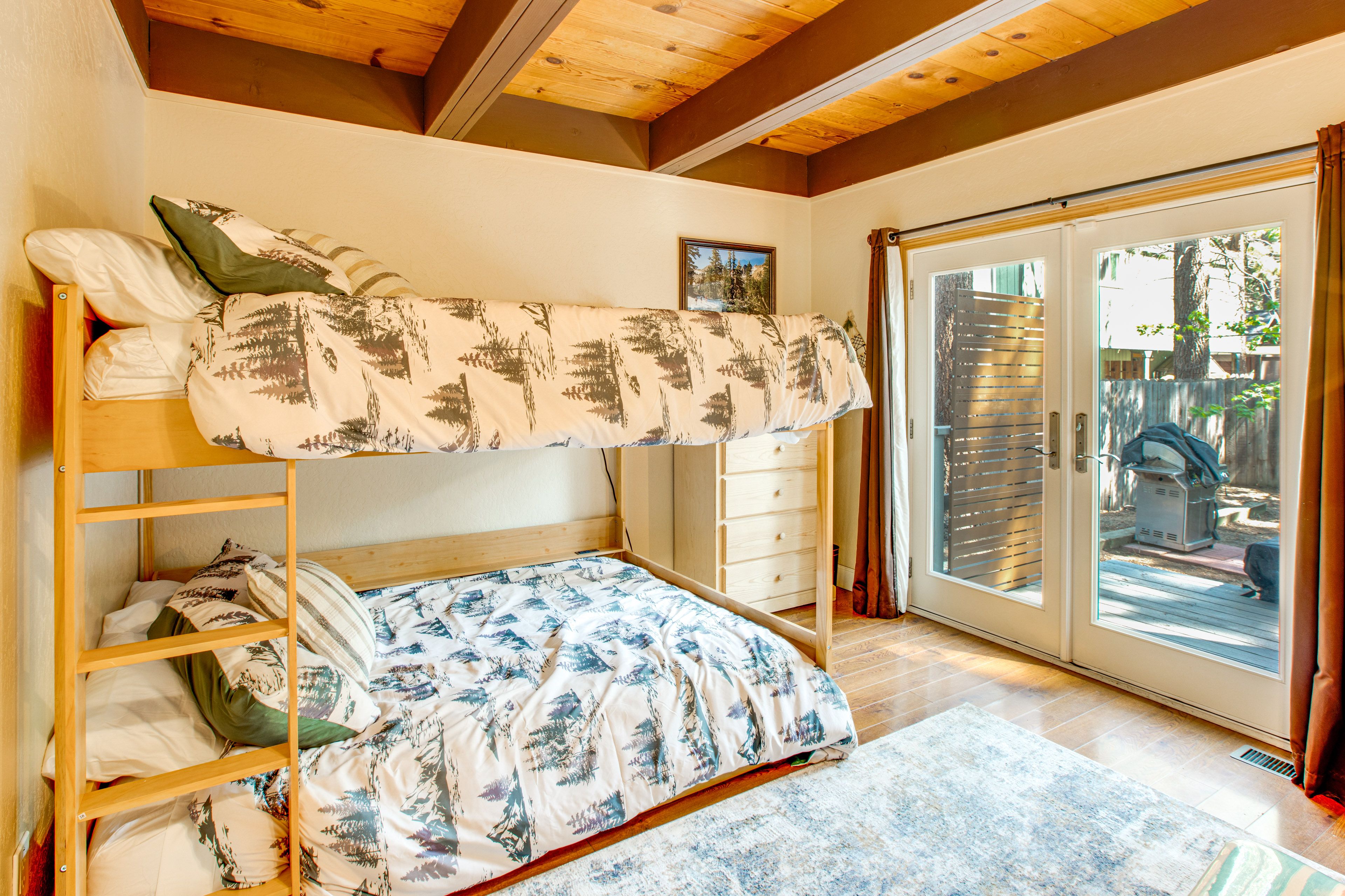 Bedroom 3 | Queen Bunk Bed | 1st Floor