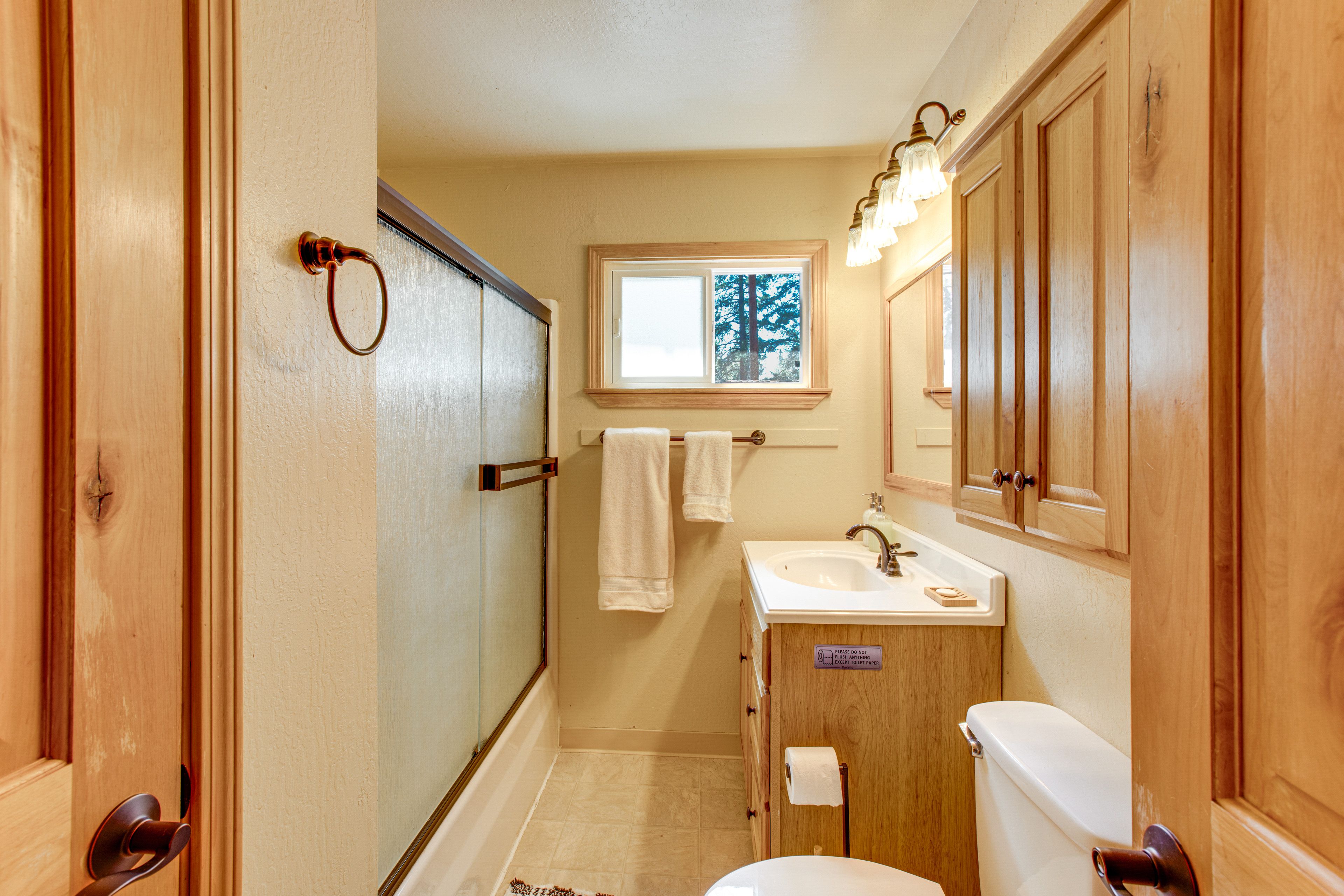 Bathroom | 2nd Floor