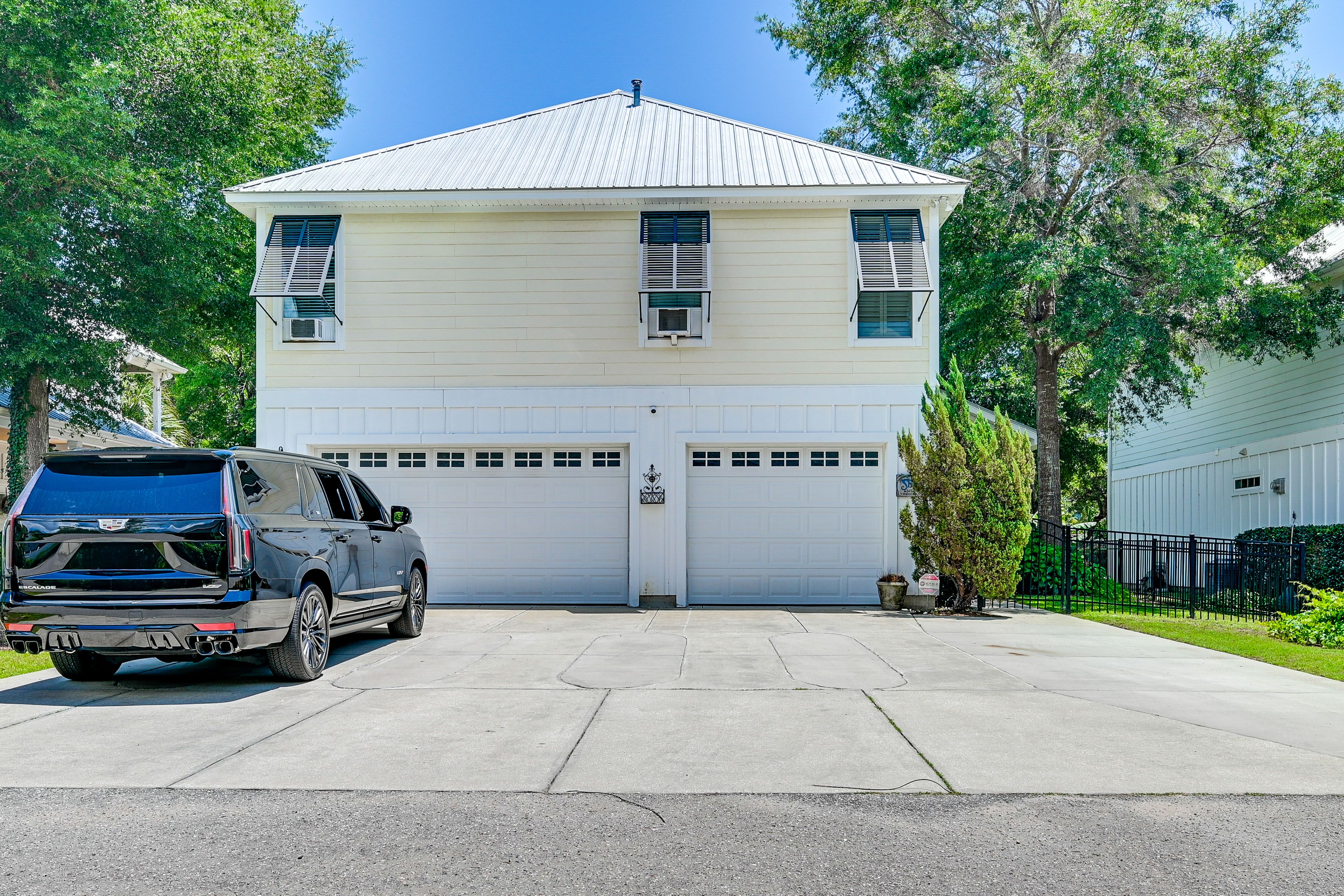 Driveway Parking | 2 Vehicles