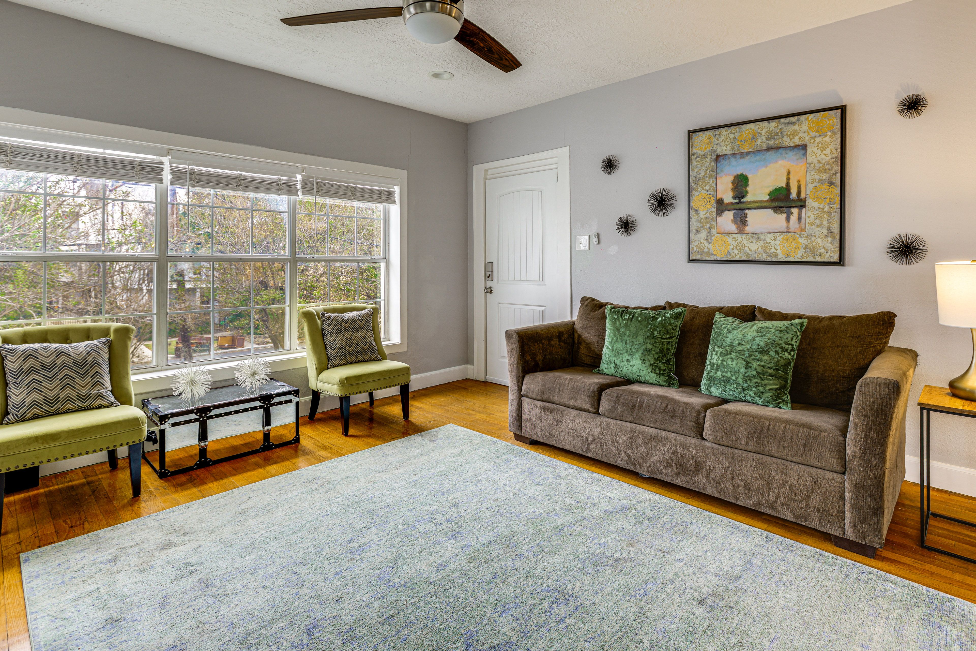 Unit 2 | Living Room | Sleeper Sofa