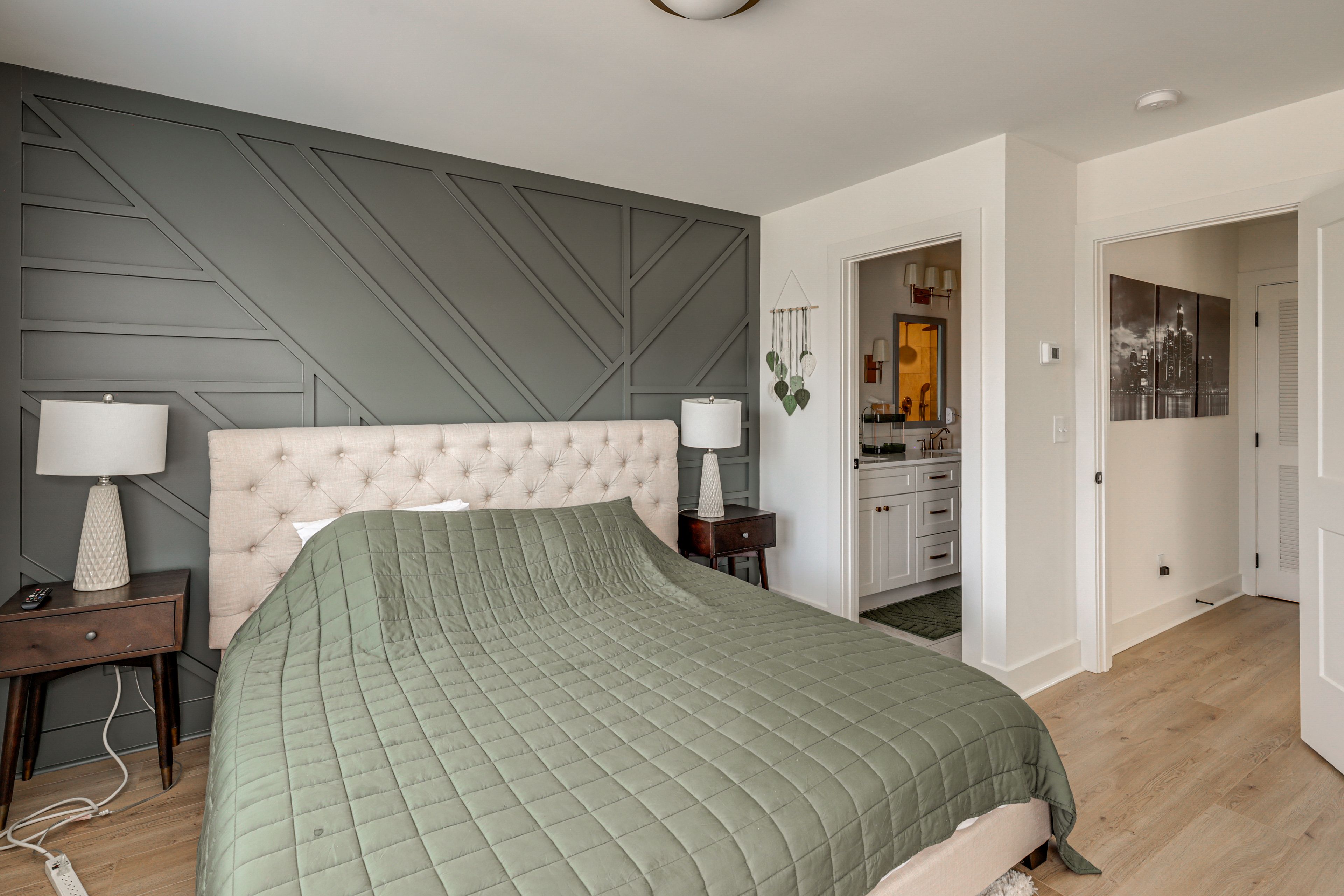 Bedroom 1 | King Bed