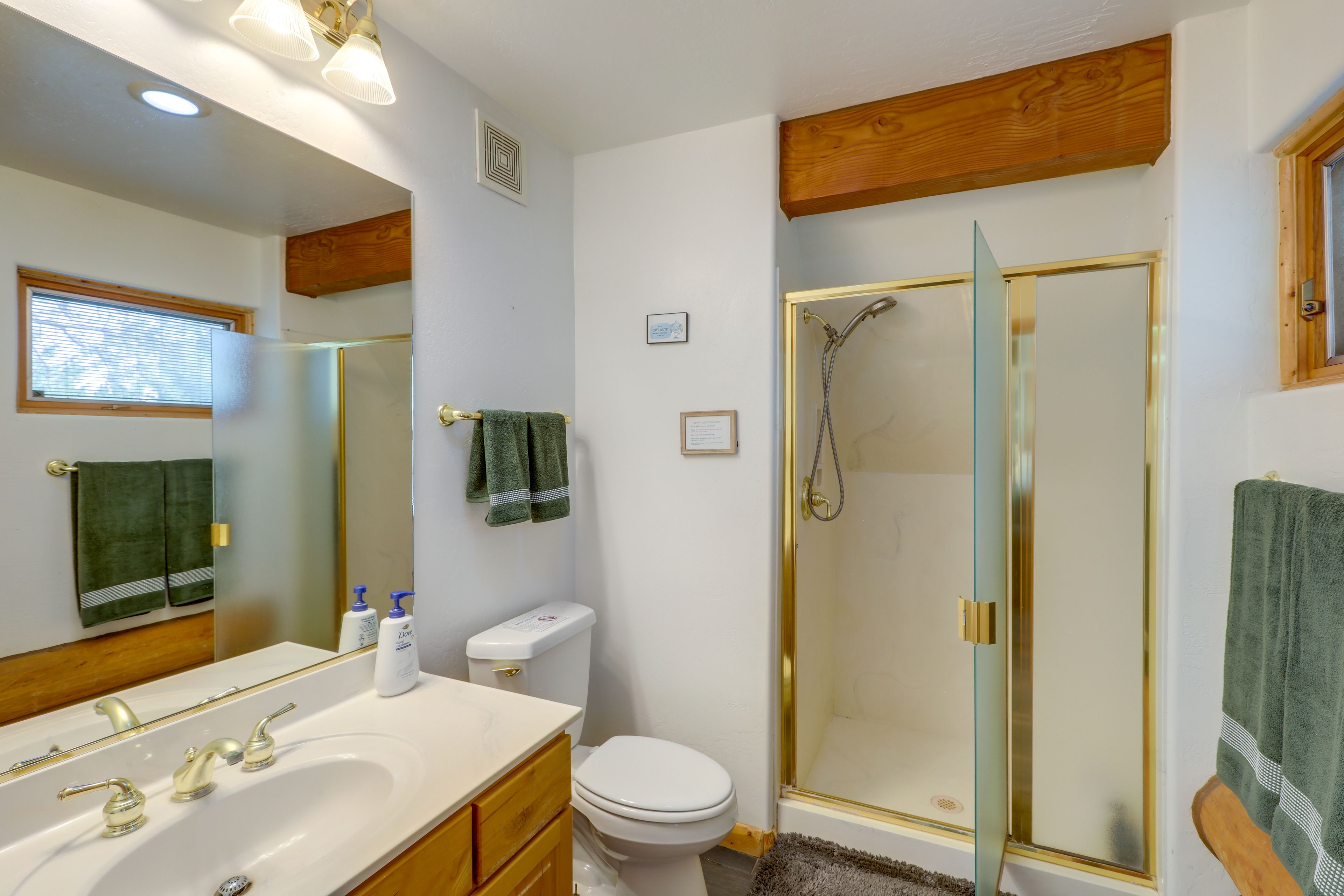 Bathroom | 2nd Floor