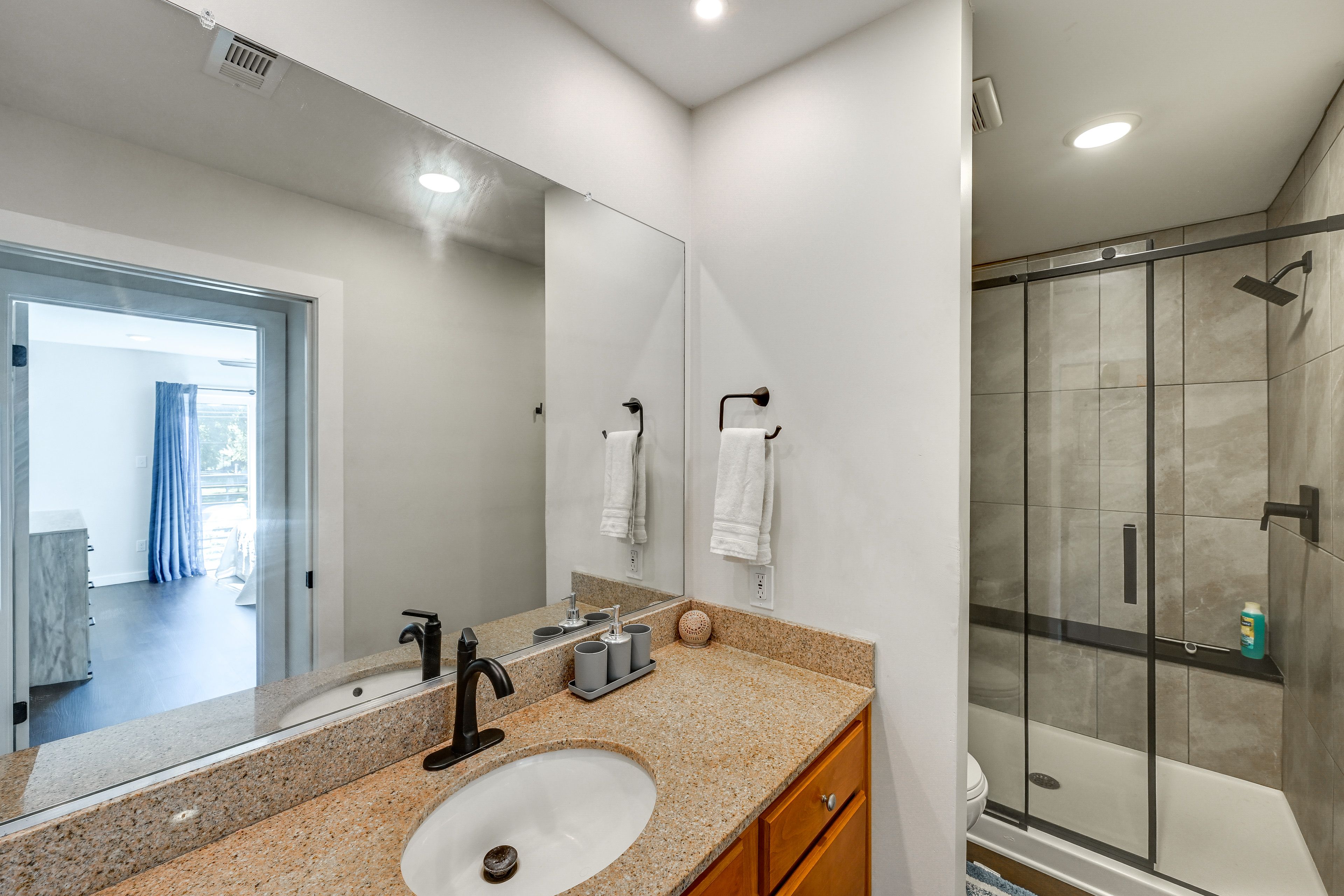 Bathroom | Washer/Dryer | 2nd Floor