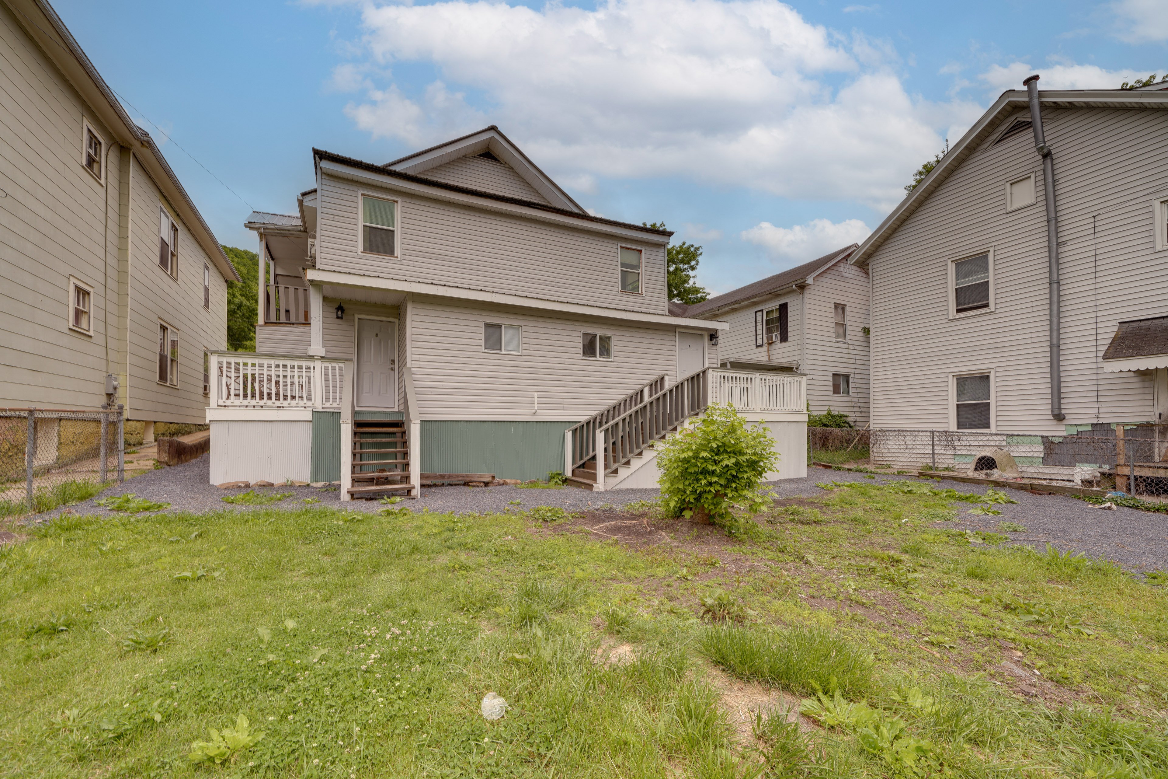 Hinton Vacation Rental | 4BR | 4BA | 1,900 Sq Ft