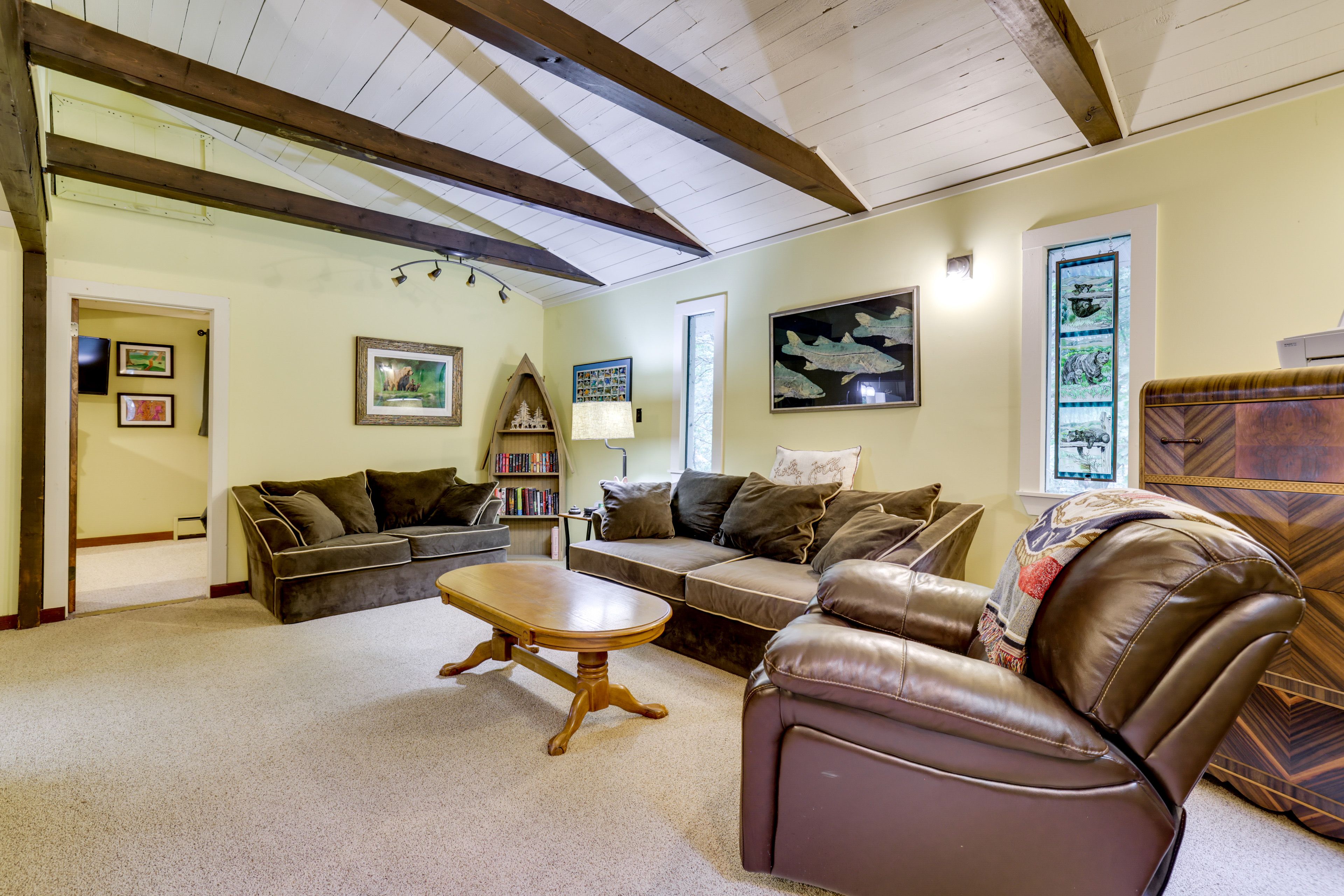 Additional Living Room | Top Level