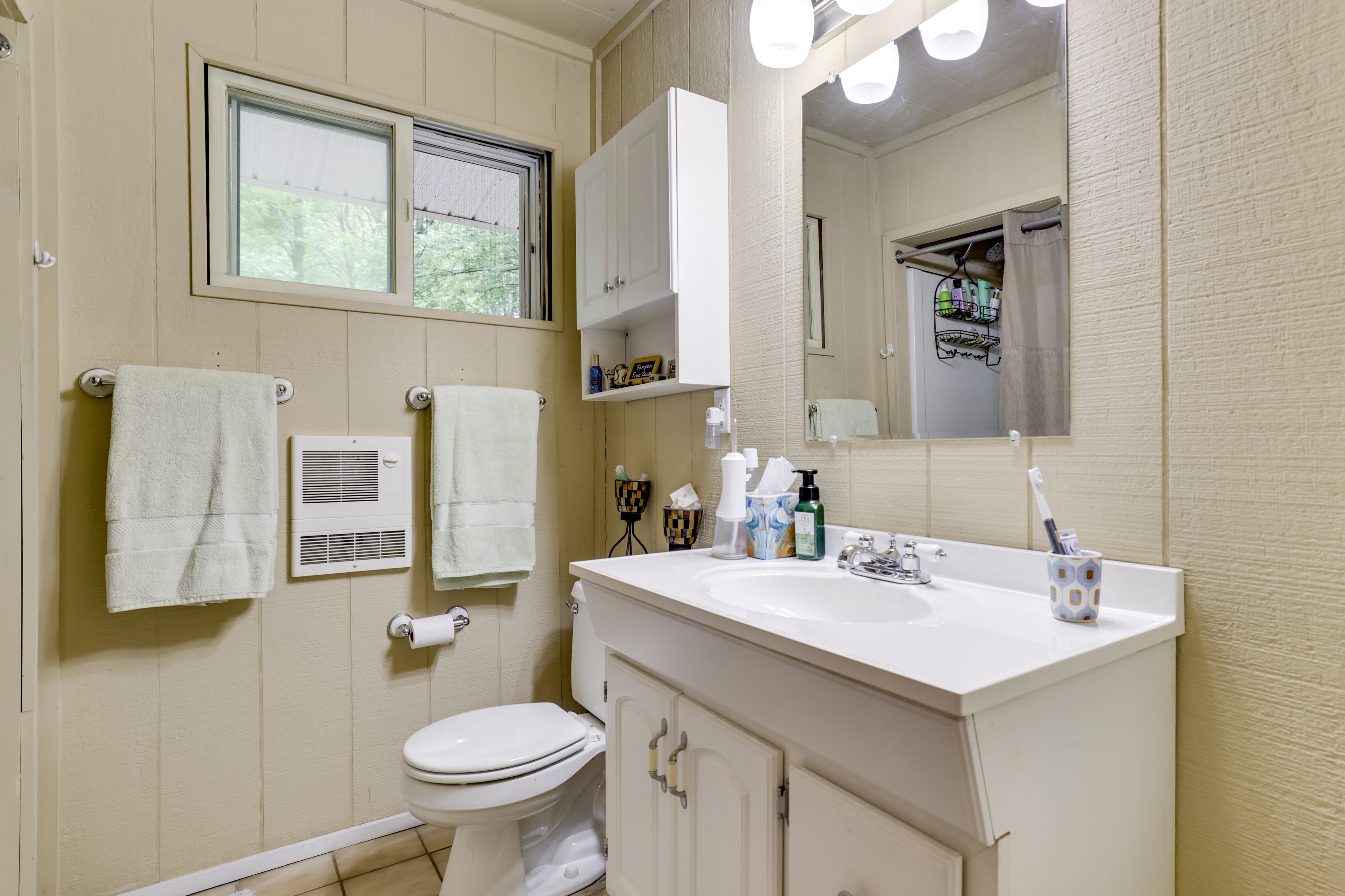 Full Bathroom | Top Level