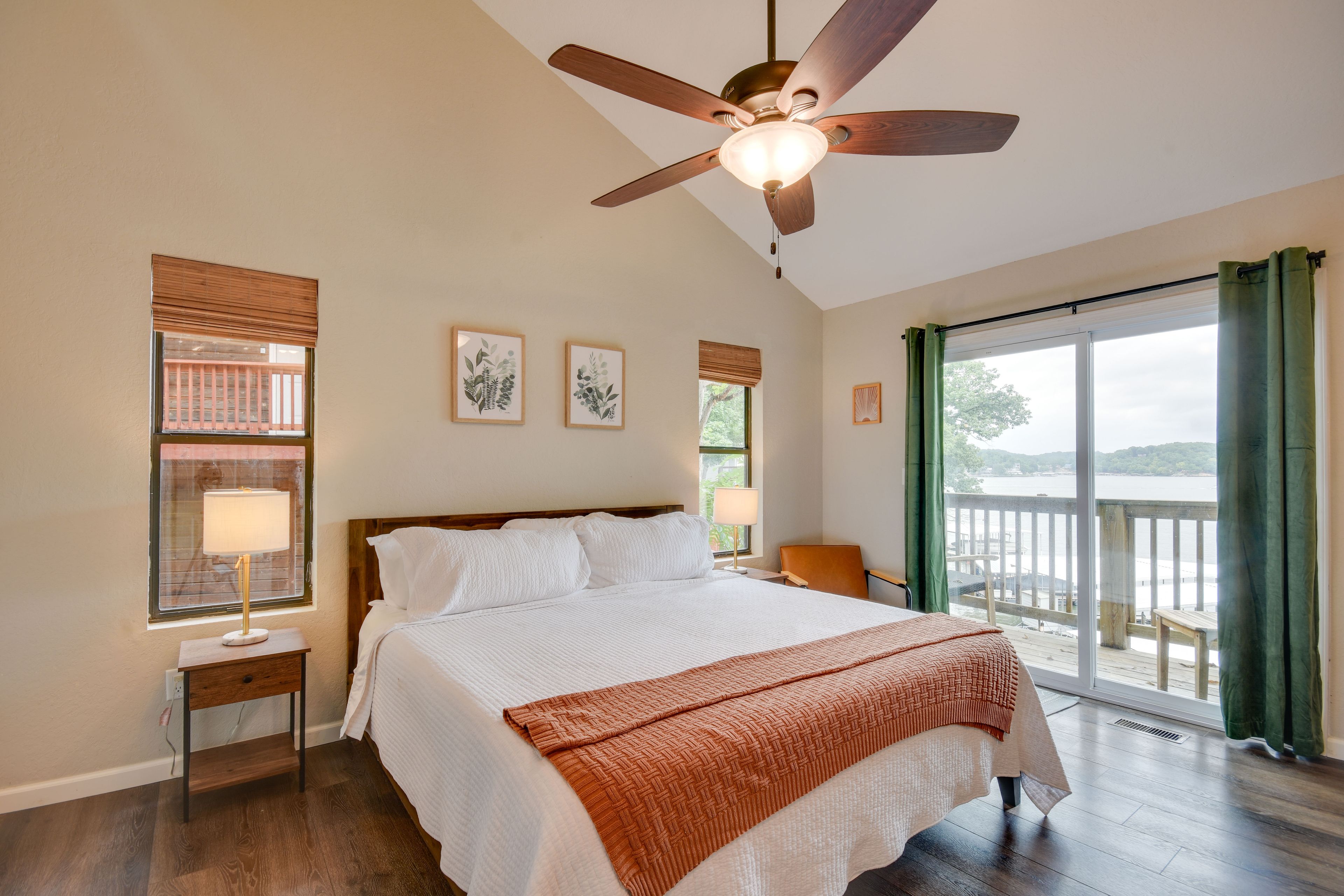 Bedroom 1 | King Bed | Upper Level