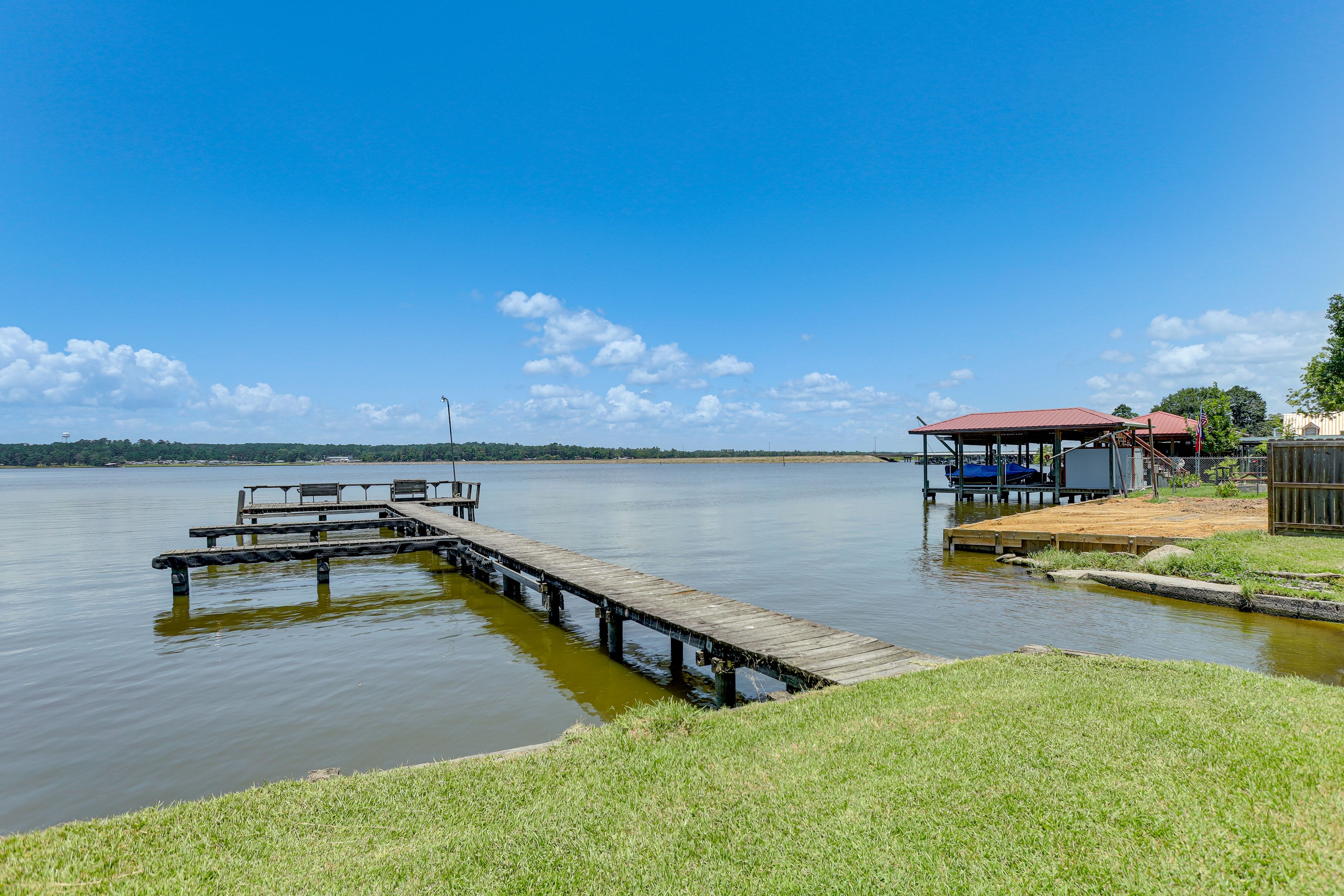 Walk to Lake Livingston | 2 Neighborhood Boat Launches | Boat/Trailer Parking
