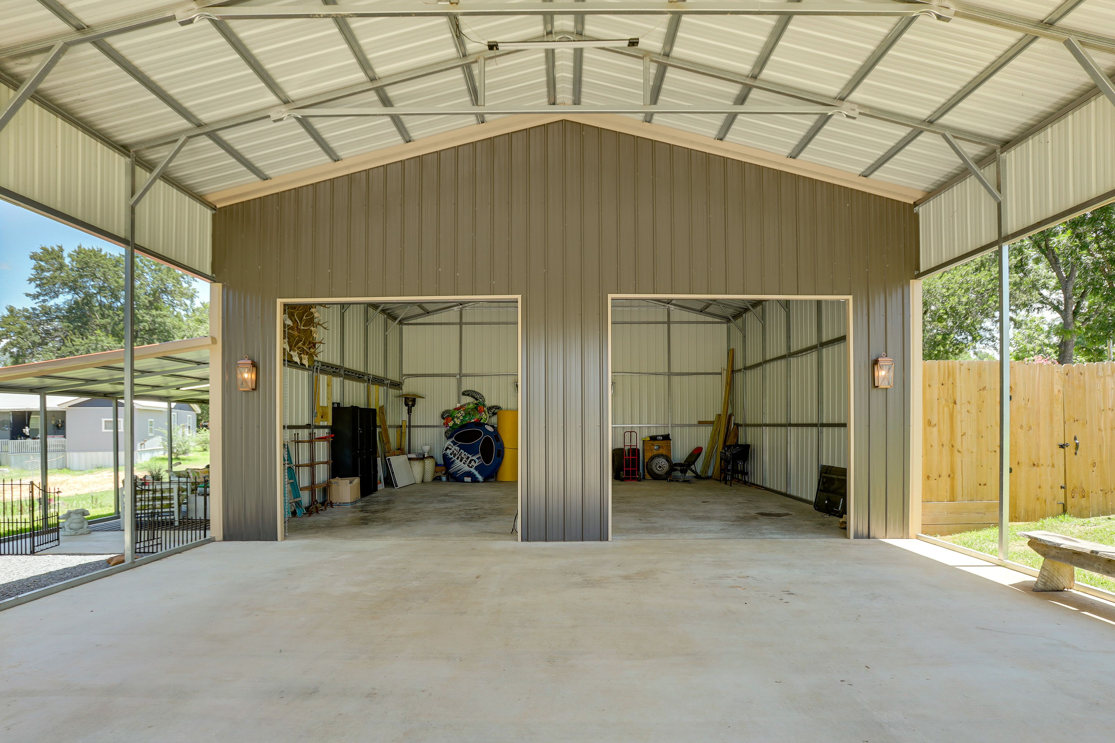 Parking | Shop & Carport (4 Vehicles) | Boat Parking Permitted